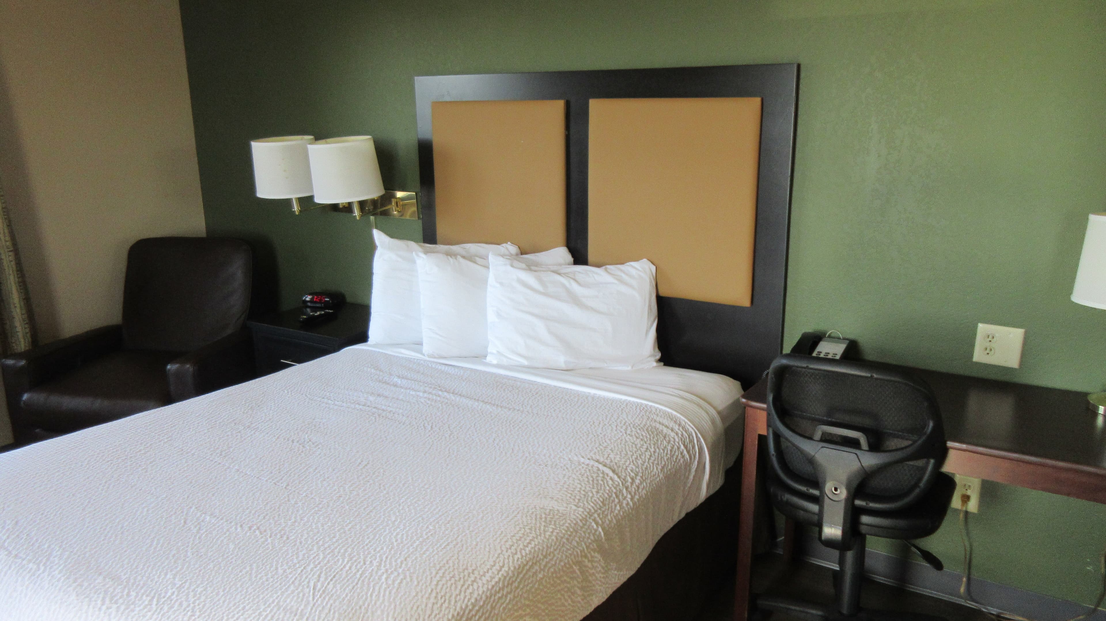 MainStay Suites Rochester South Mayo Clinic — 22