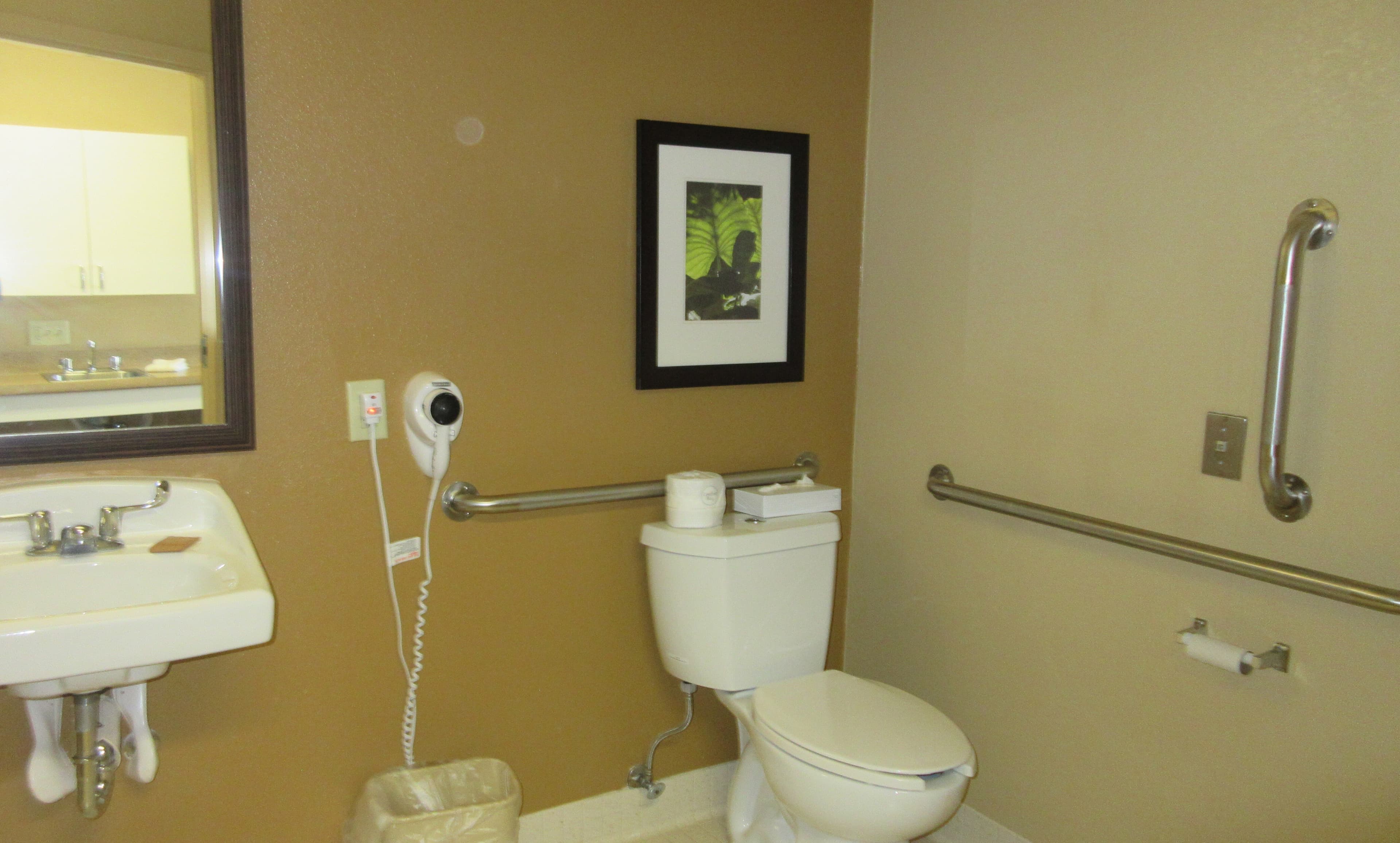 MainStay Suites Rochester South Mayo Clinic — 37