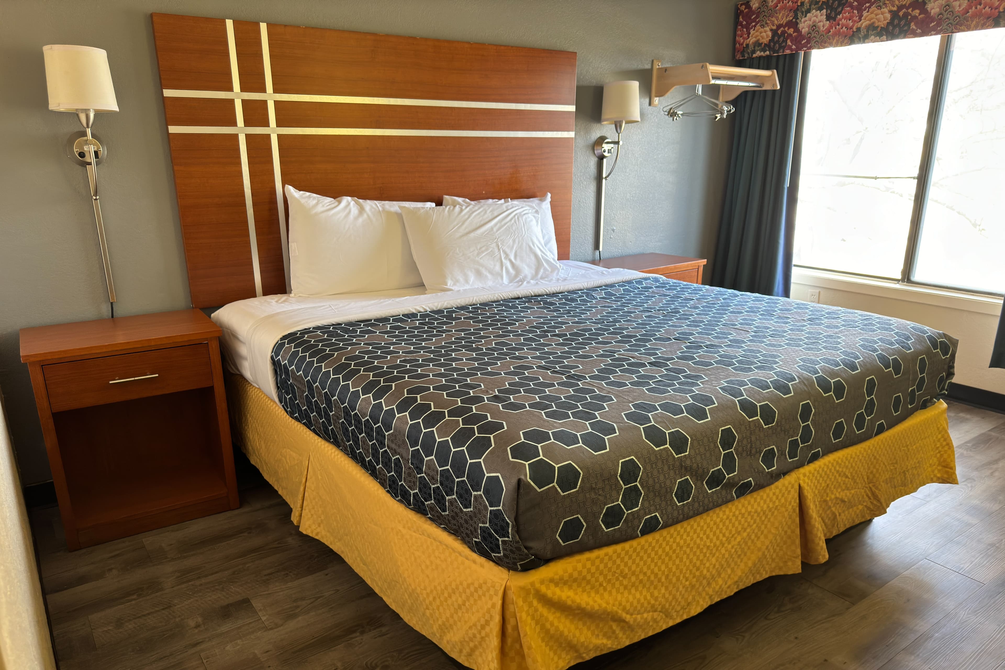 Econo Lodge Waite Park - St. Cloud — 9