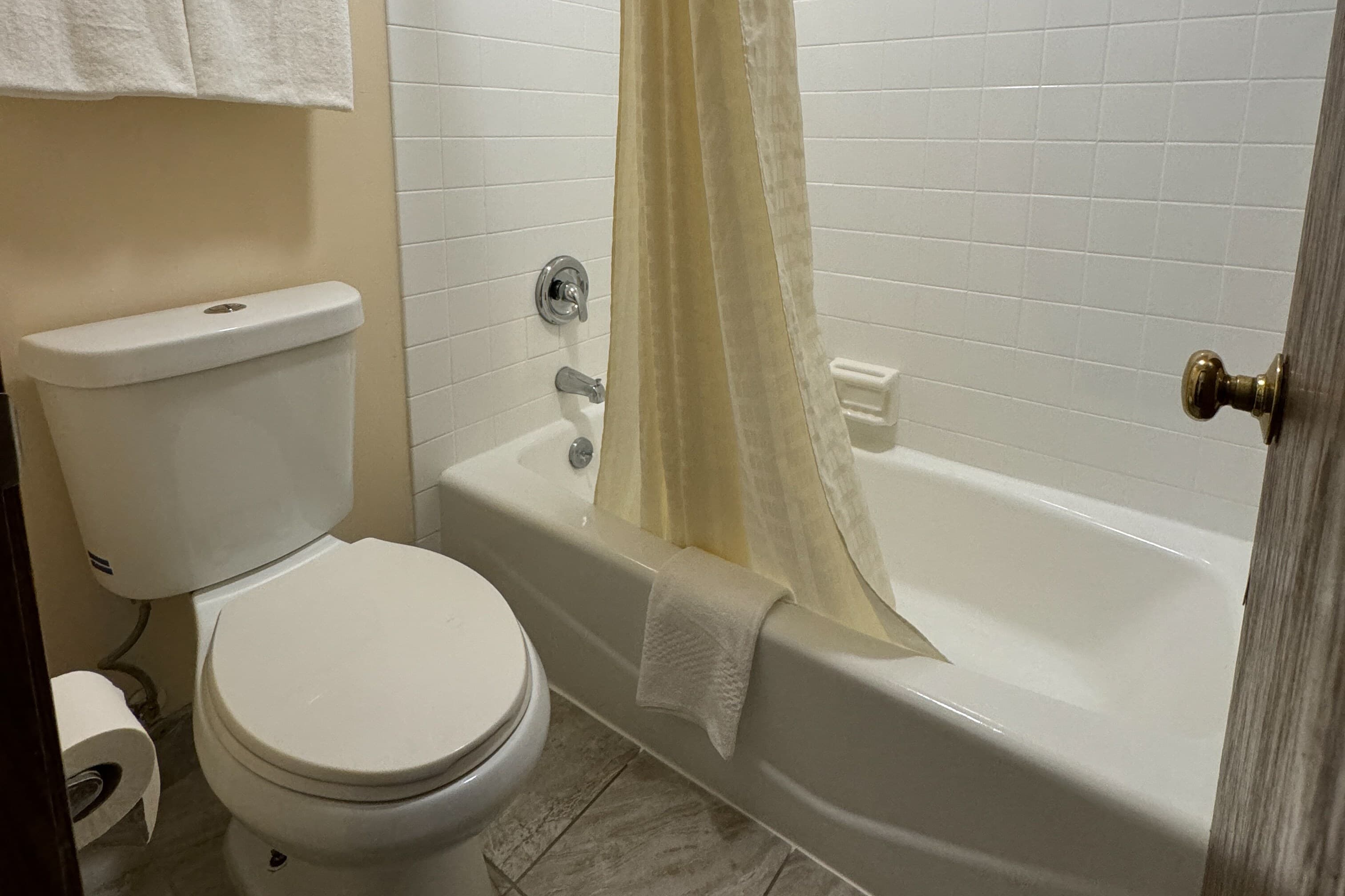 Econo Lodge Waite Park - St. Cloud — 13