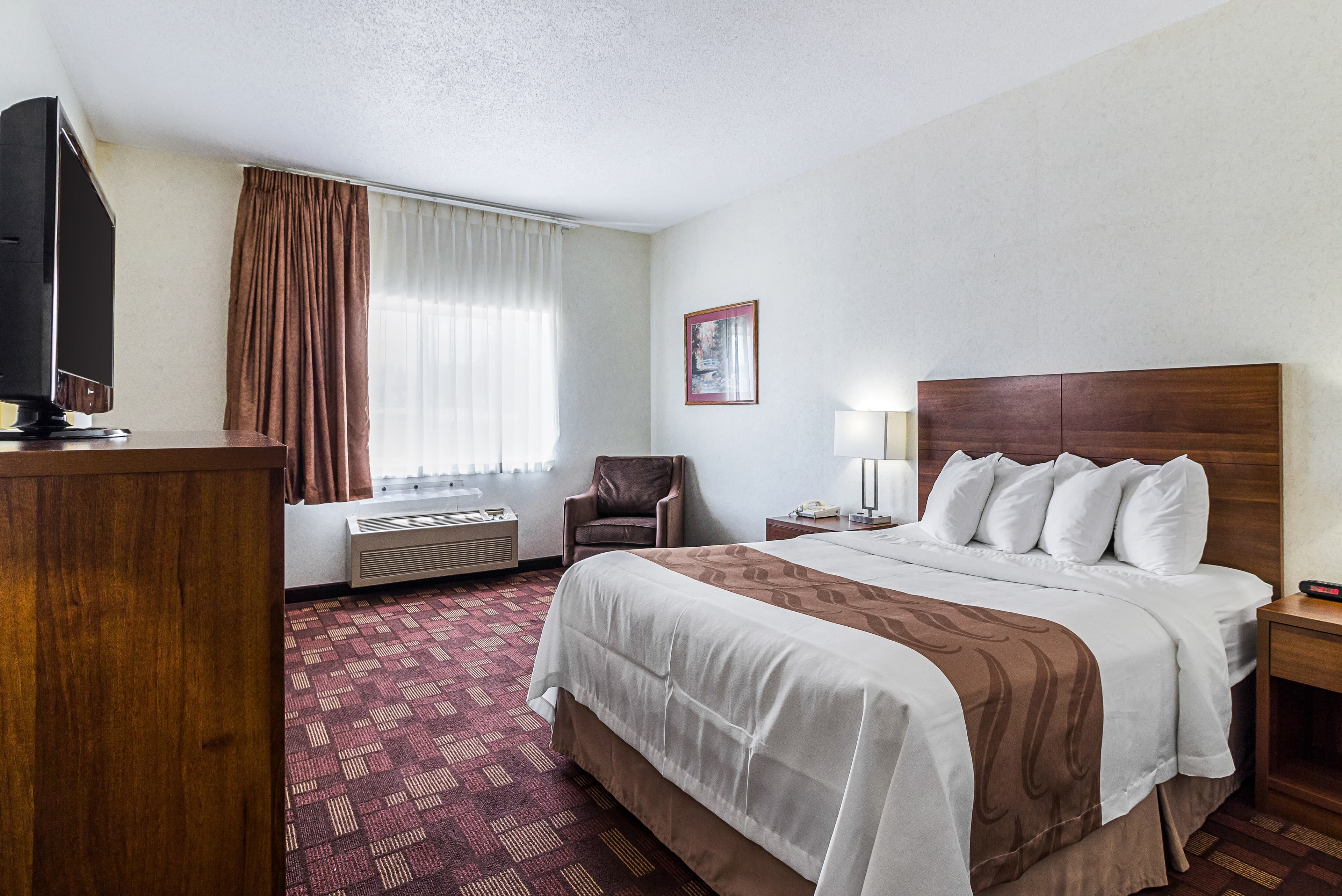 Econo Lodge Luverne I-90 - Image 1
