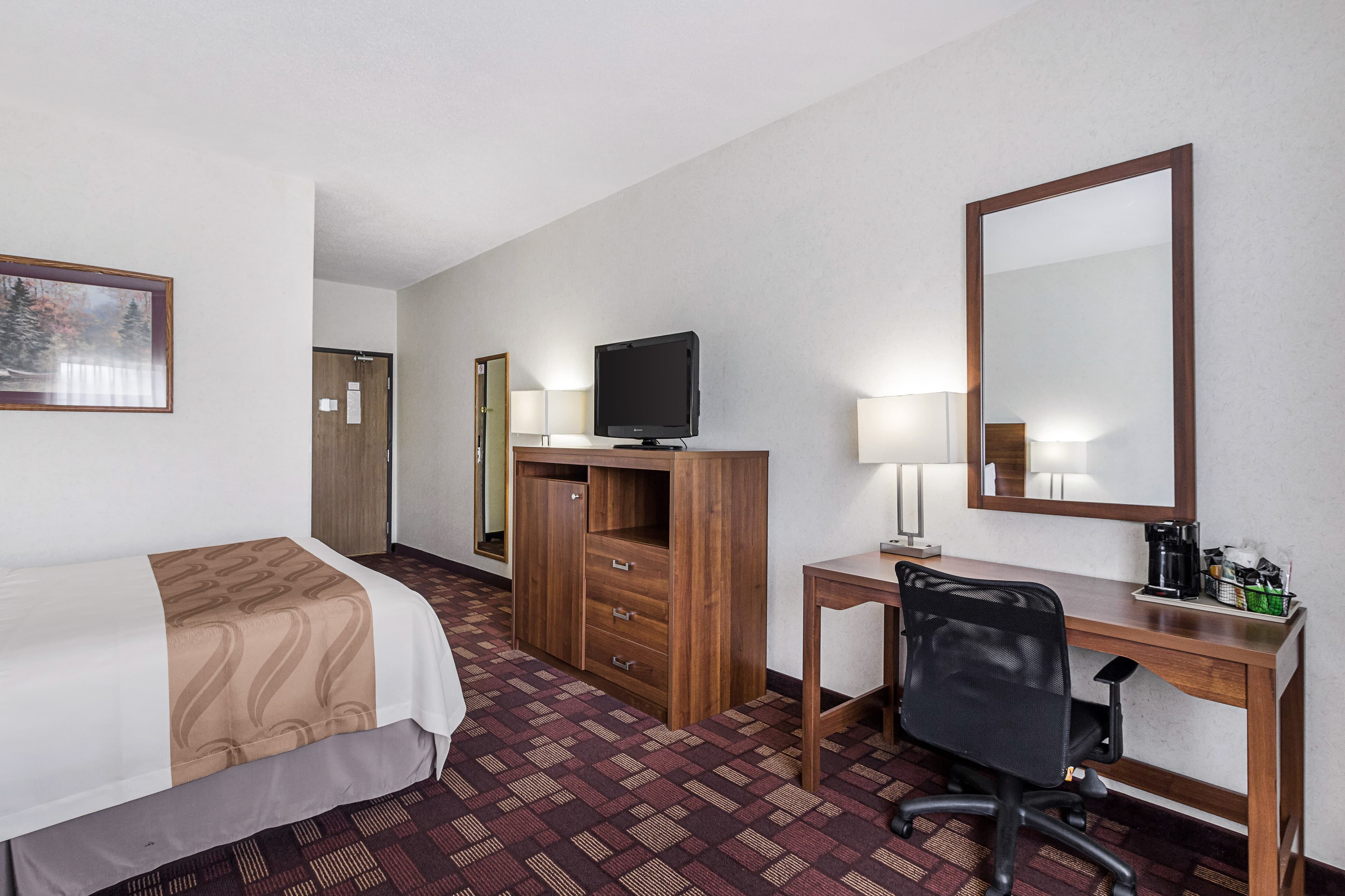Econo Lodge Luverne I-90 — 12