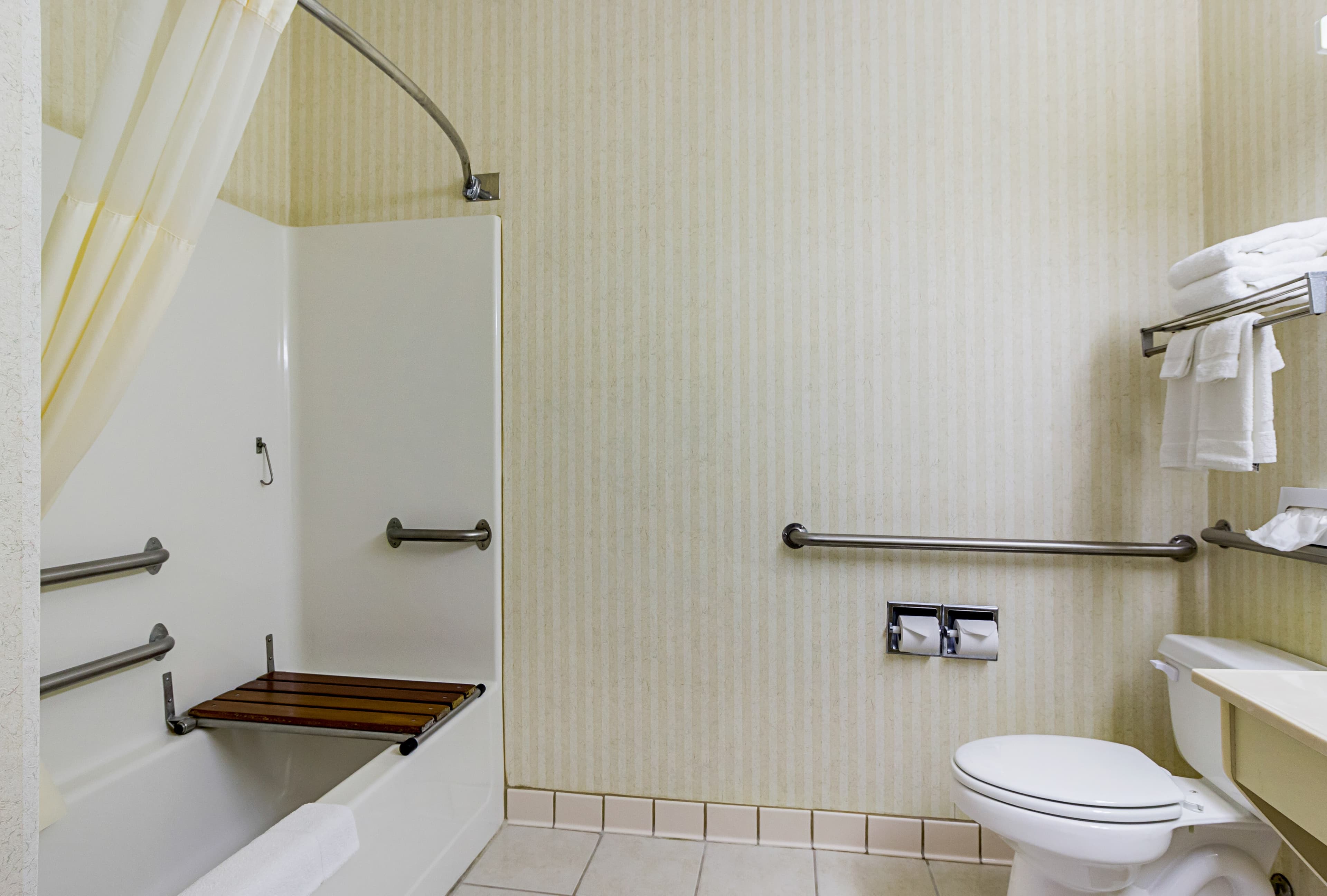Econo Lodge Luverne I-90 - Image 3