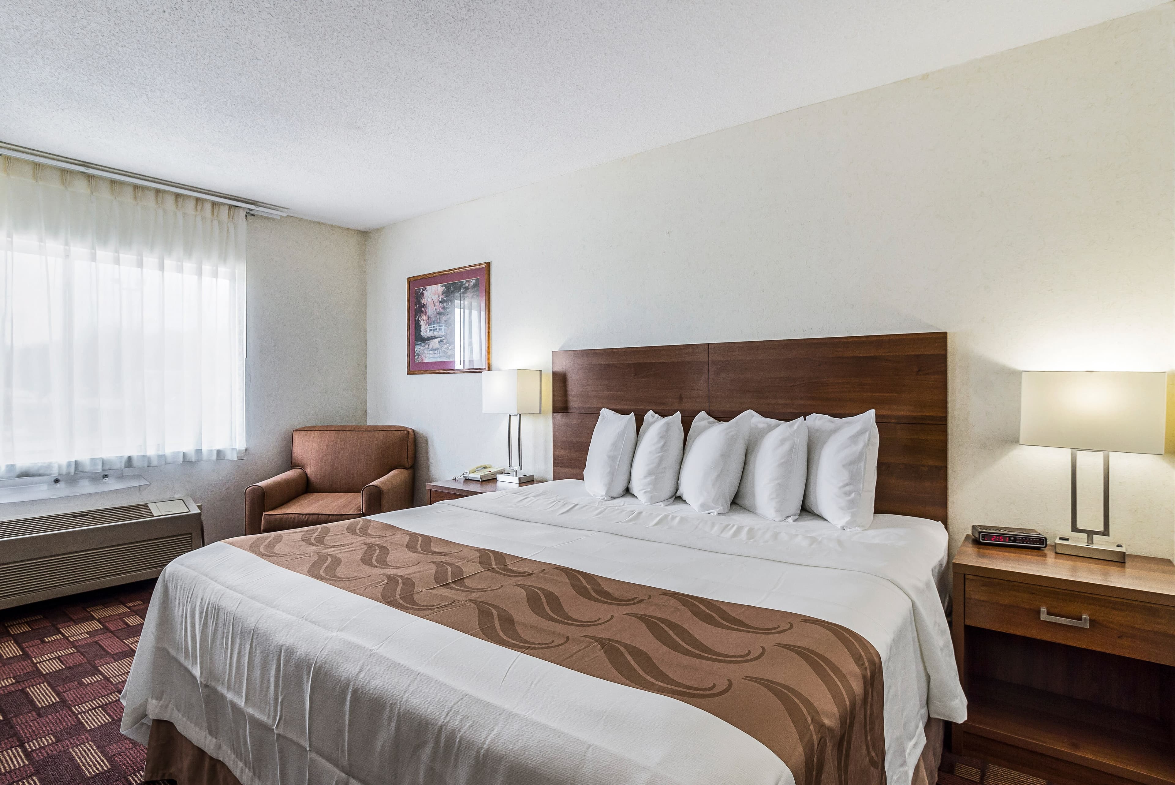 Econo Lodge Luverne I-90 - Image 4