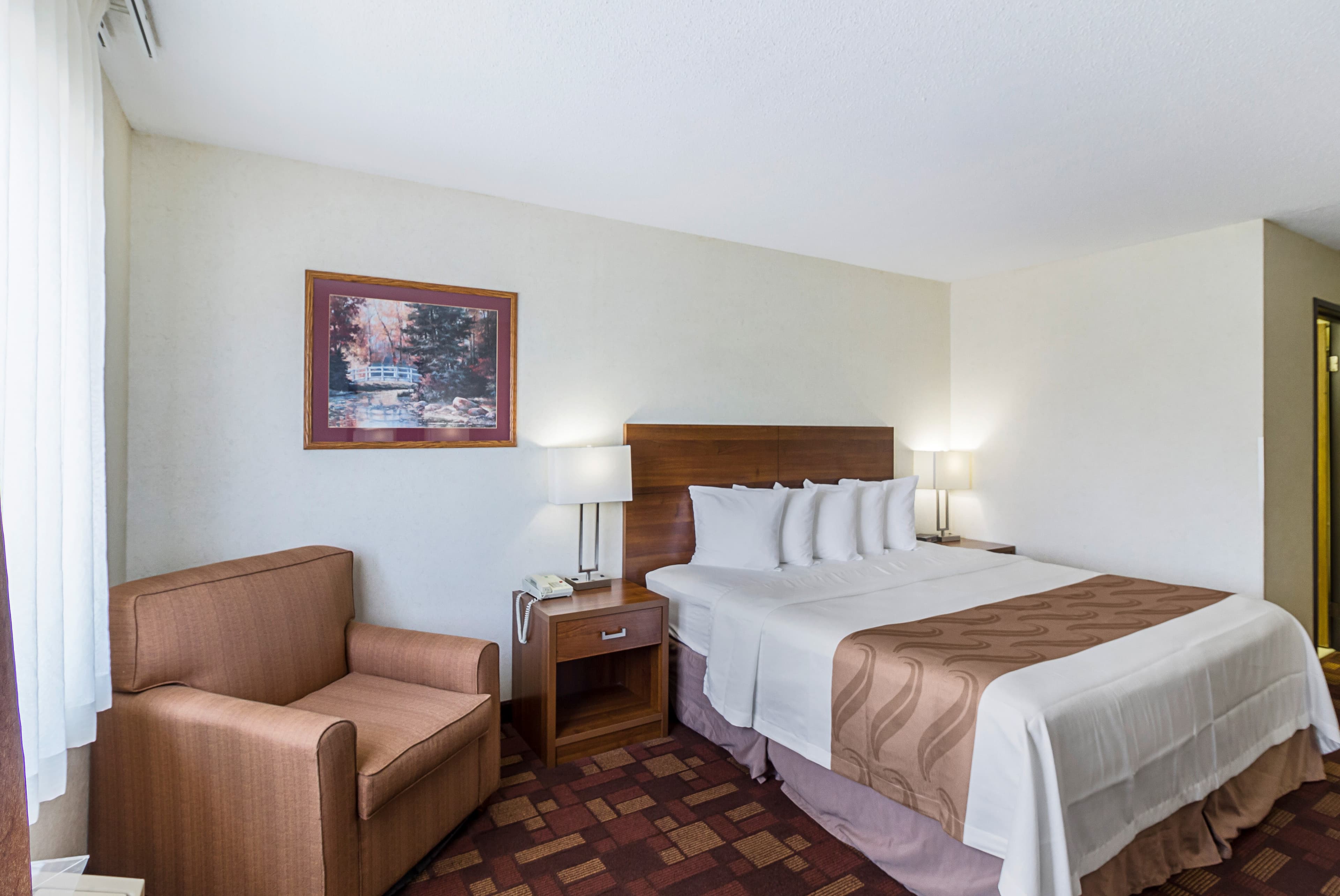 Econo Lodge Luverne I-90 - Image 5