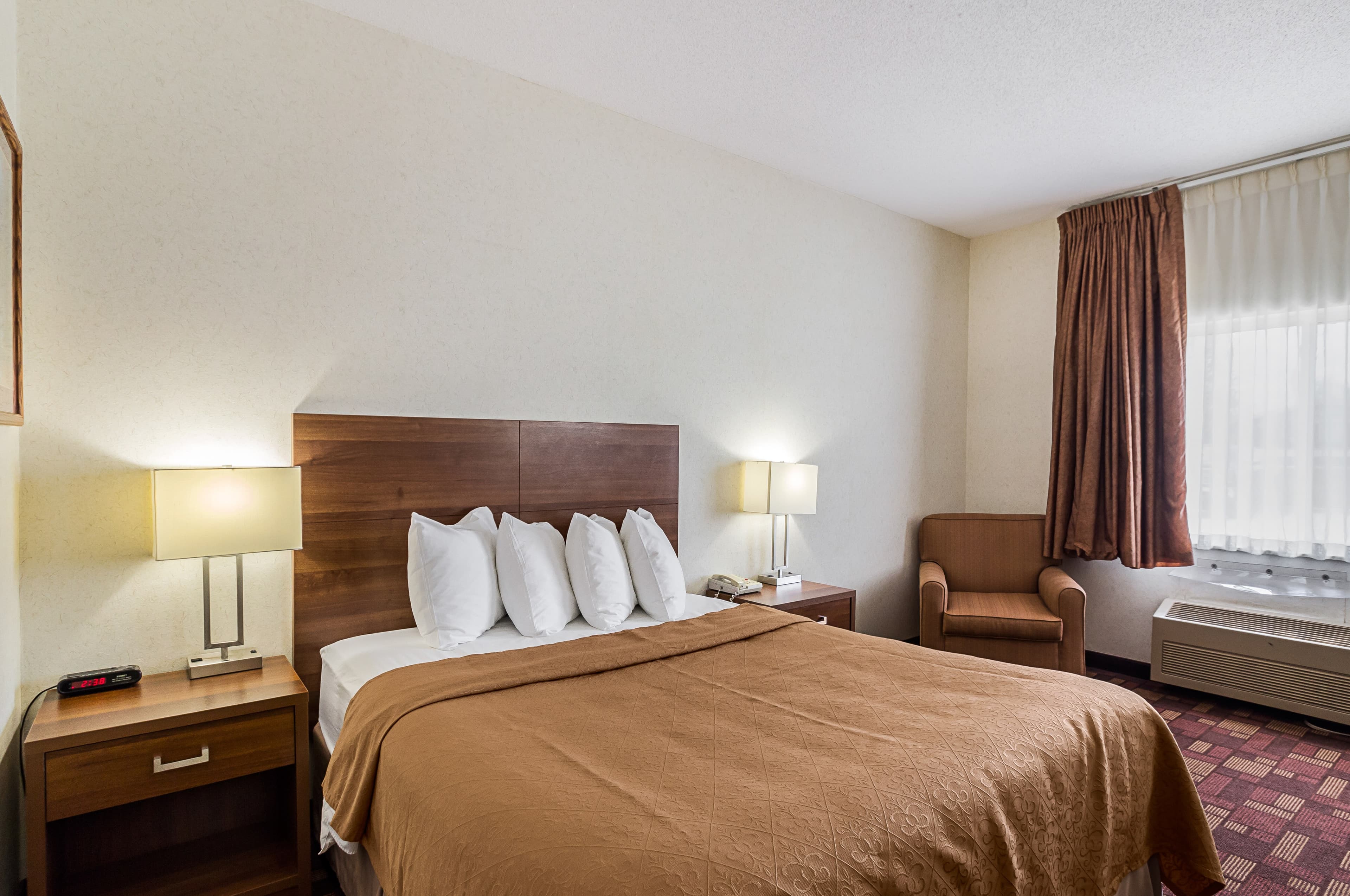 Econo Lodge Luverne I-90 — 7