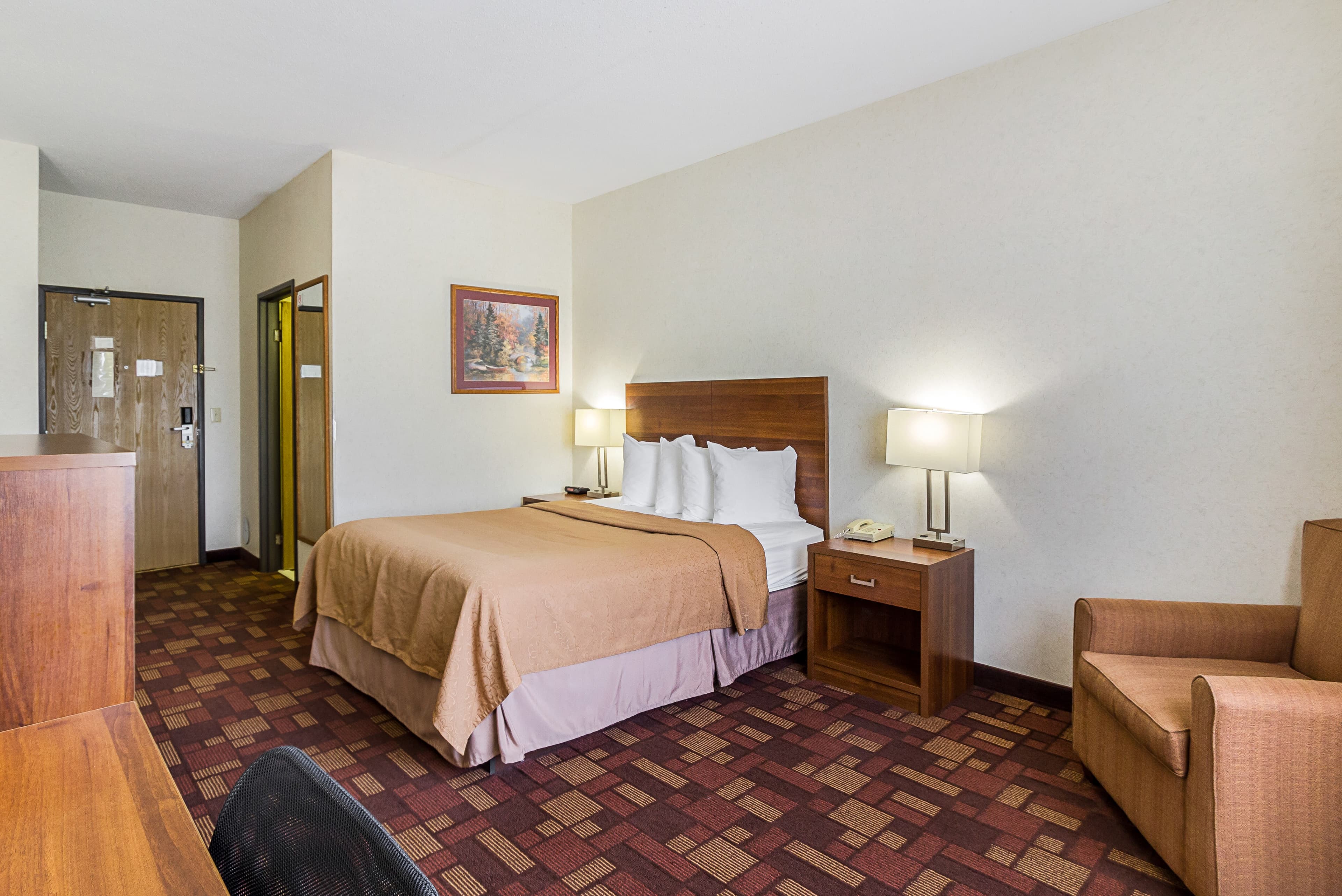 Econo Lodge Luverne I-90 — 10