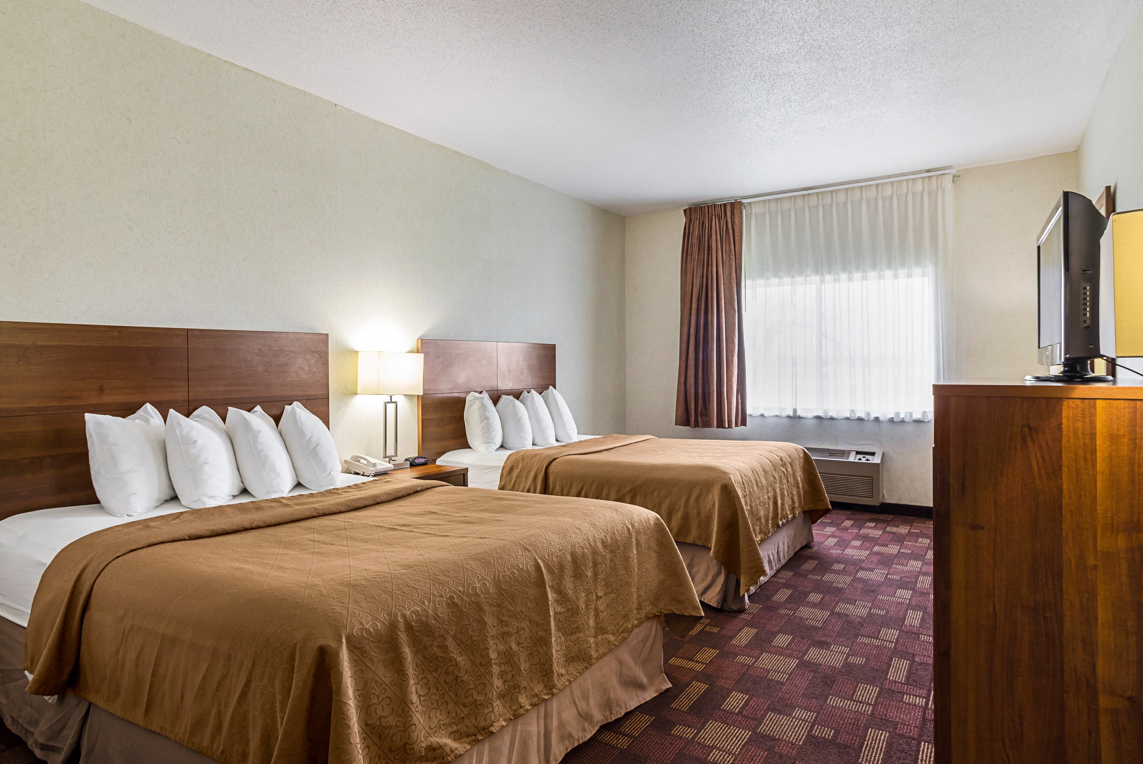 Econo Lodge Luverne I-90 — 13