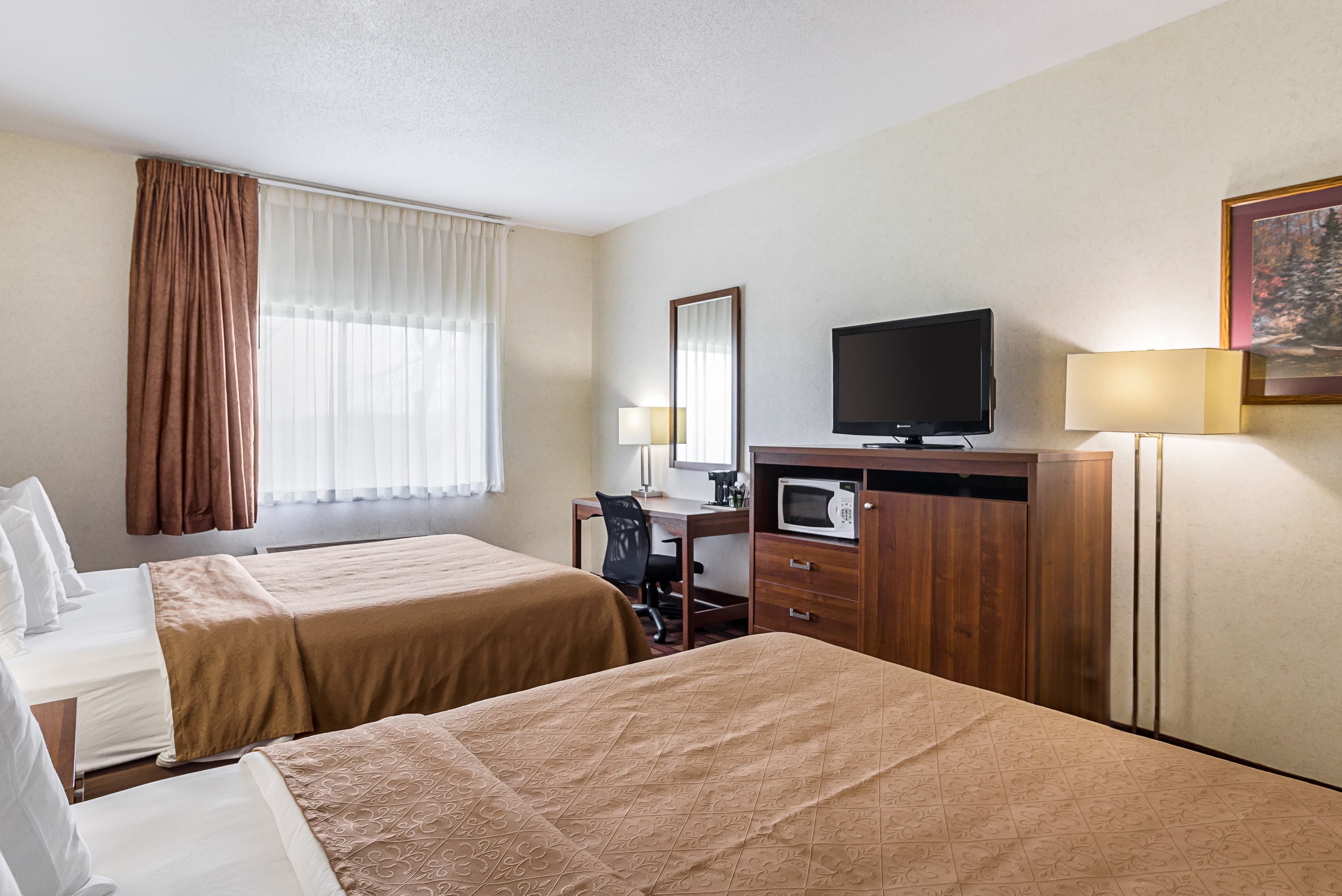 Econo Lodge Luverne I-90 — 14