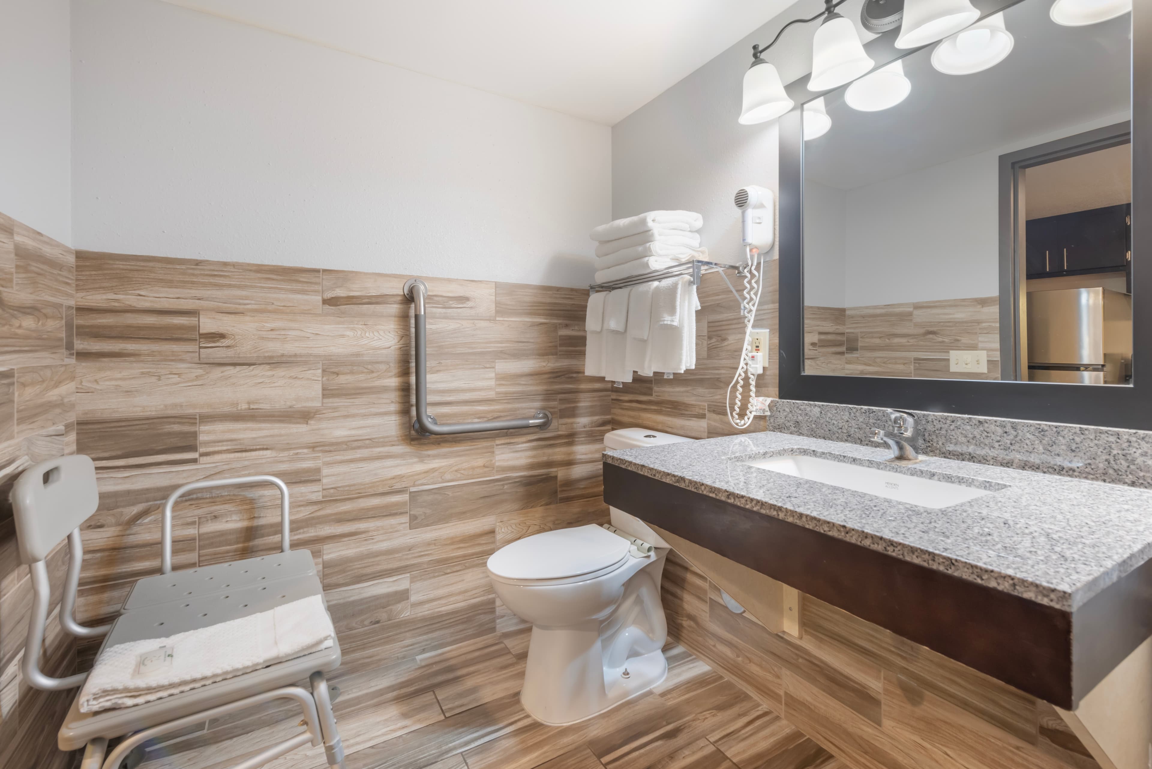 Quality Inn & Suites Mayo Clinic Area — 18