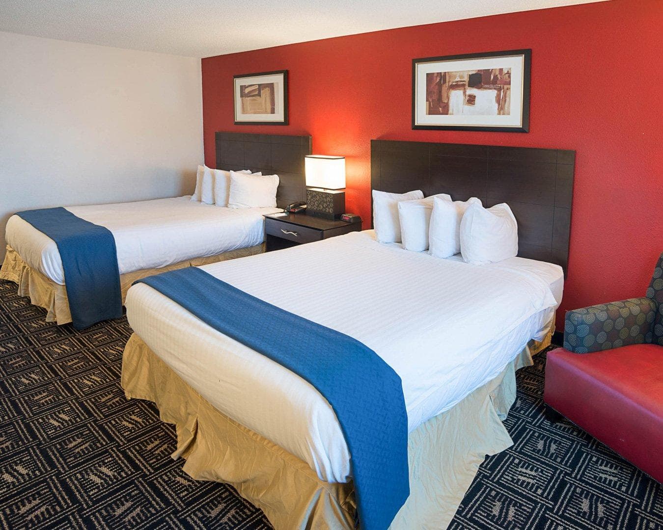 Quality Inn Brooklyn Center - Image 4