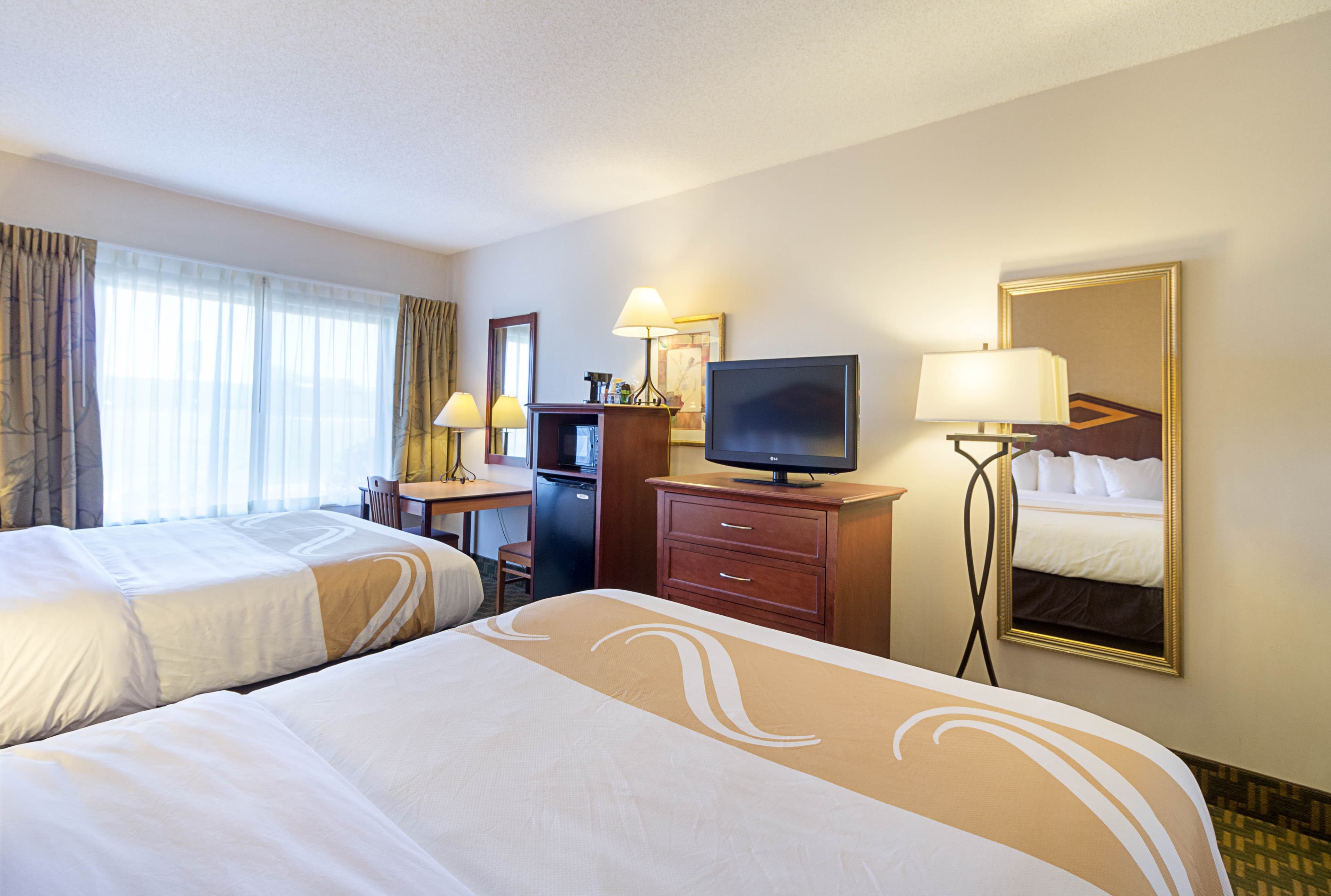 Quality Inn Fairmont - Image 4