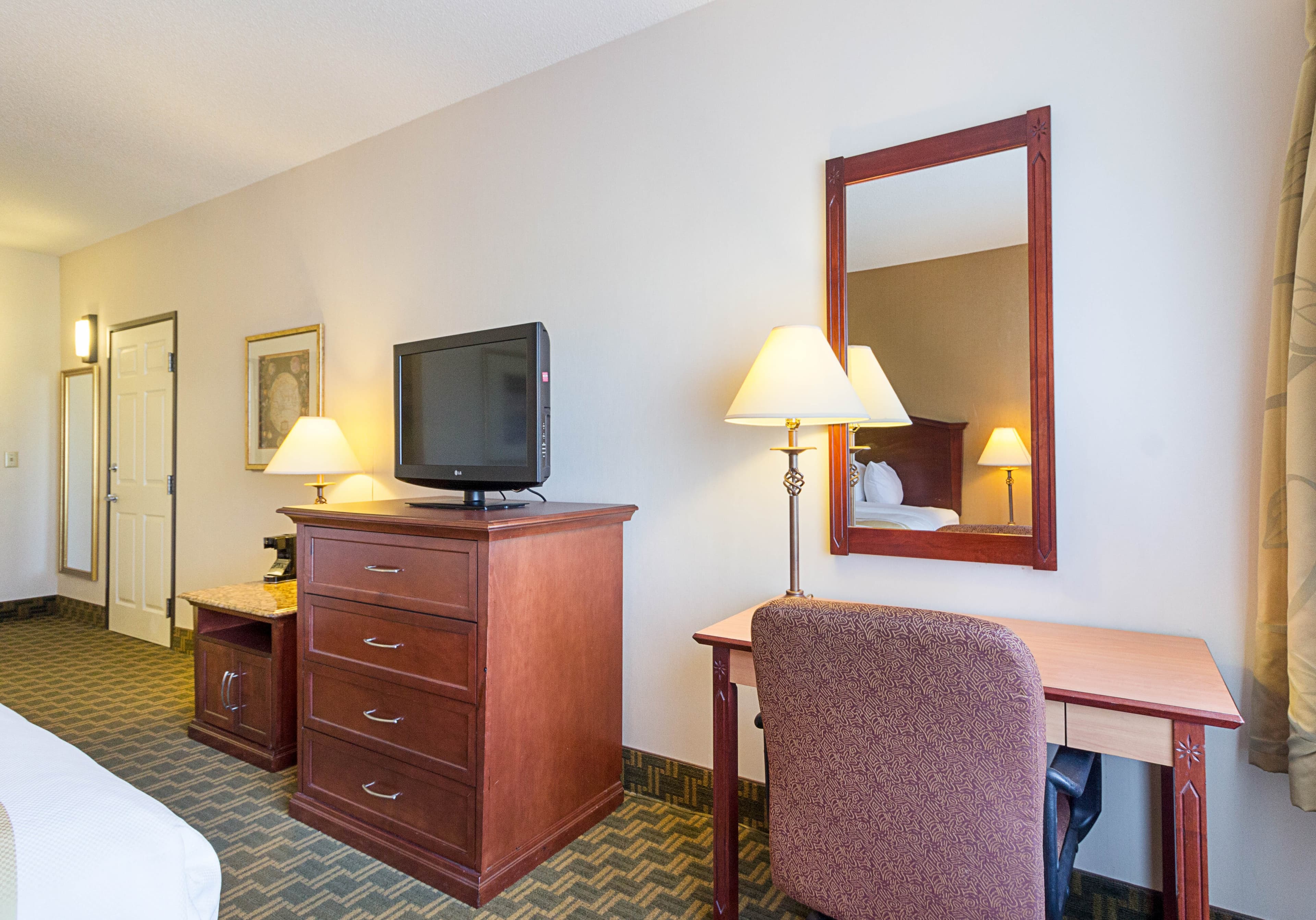Quality Inn Fairmont — 6
