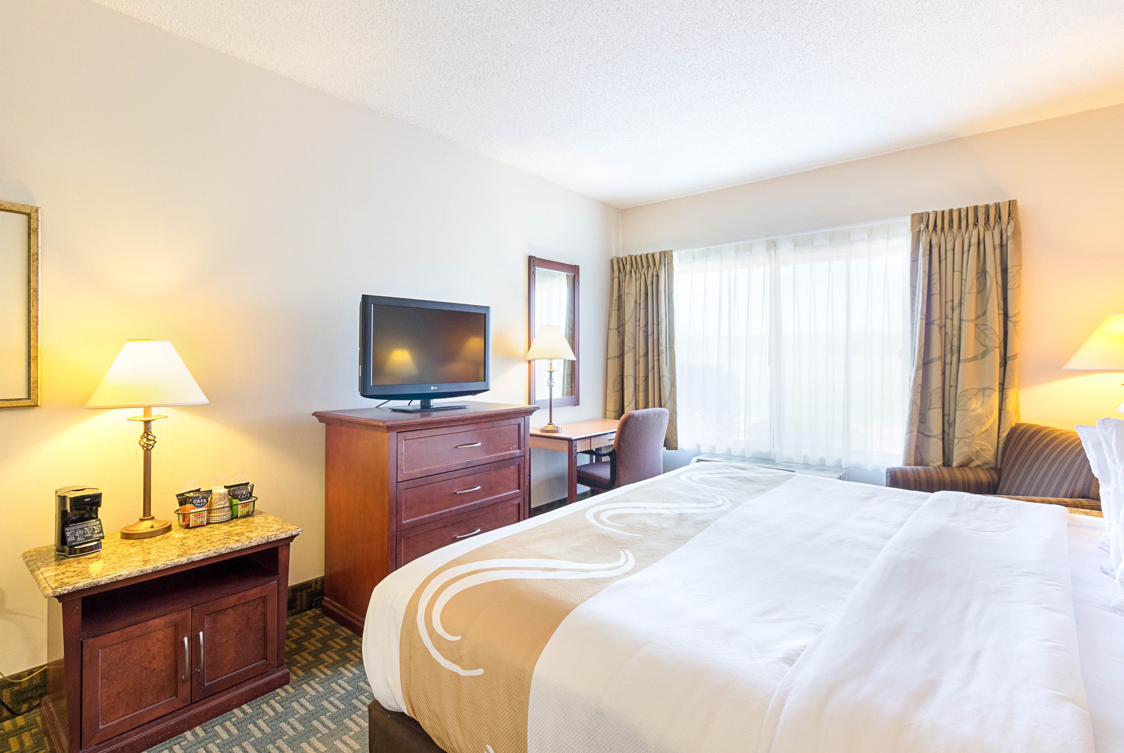 Quality Inn Fairmont — 8