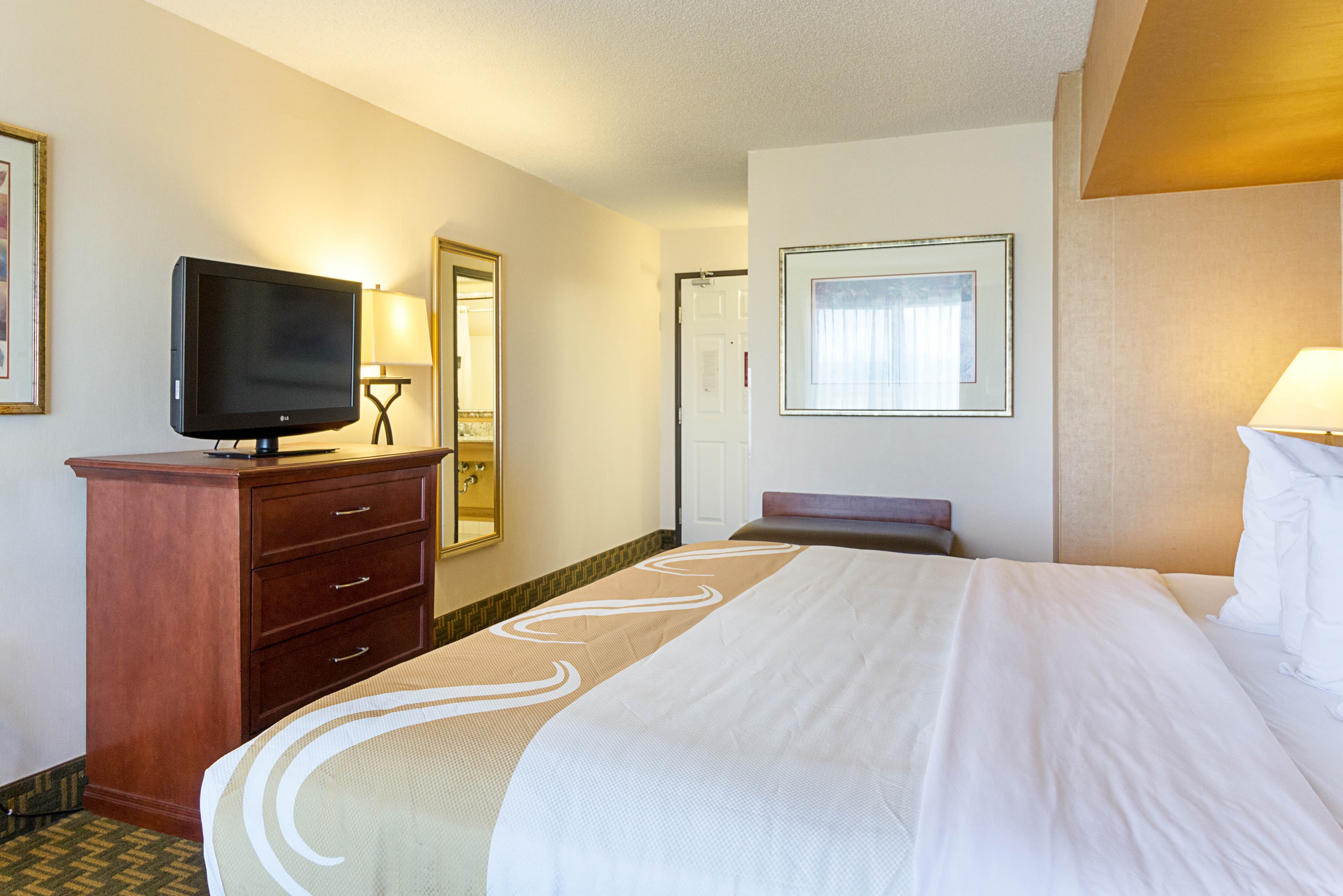 Quality Inn Fairmont — 12