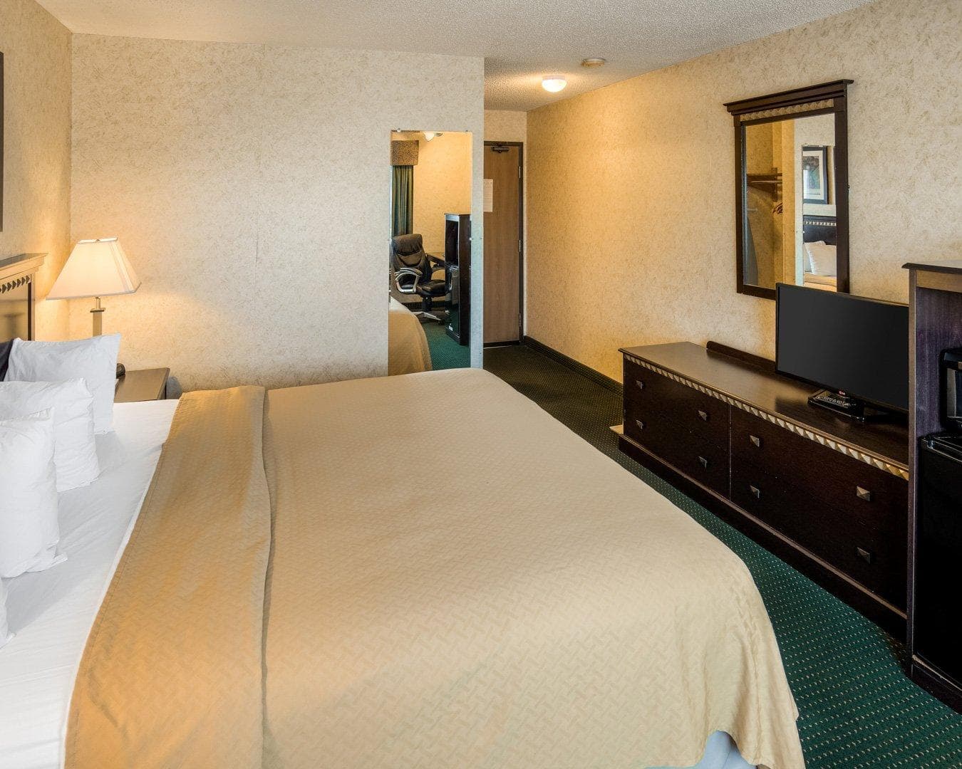 Quality Inn near Northtown Mall & National Sports Center - Image 3