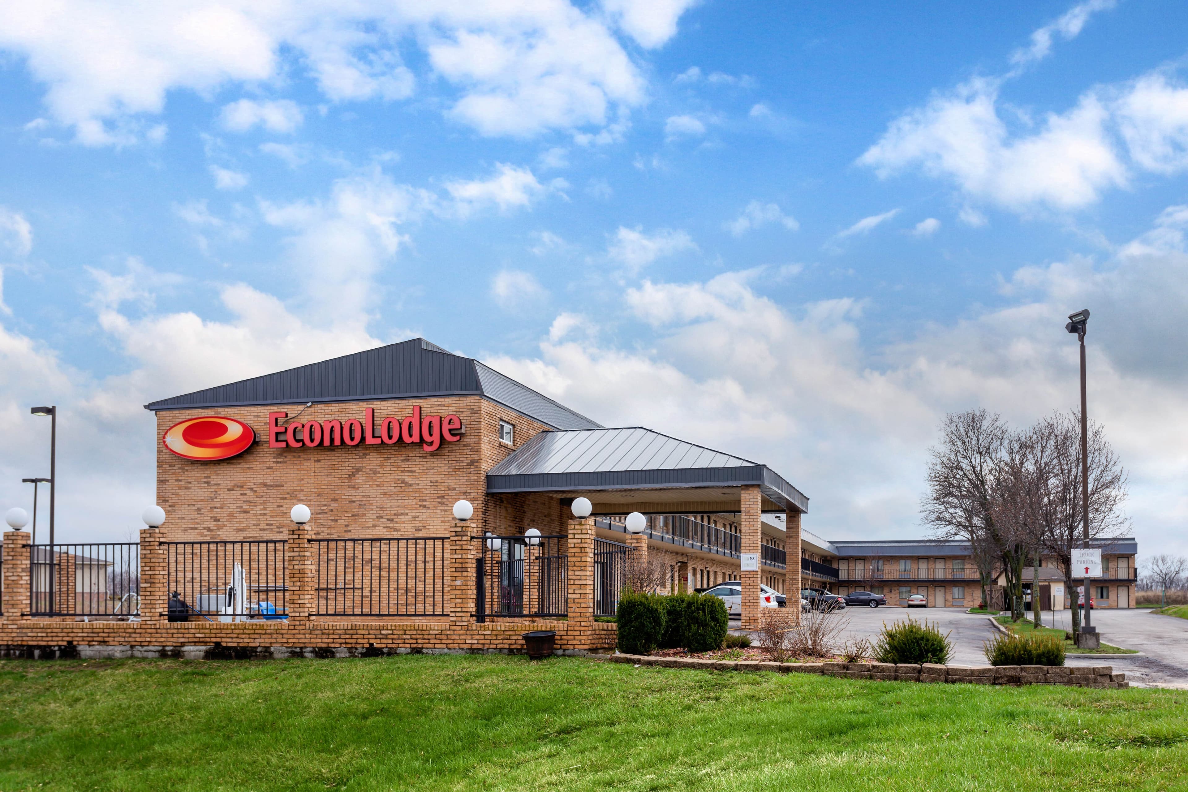 Econo Lodge Belton - Kansas City South - Image 1