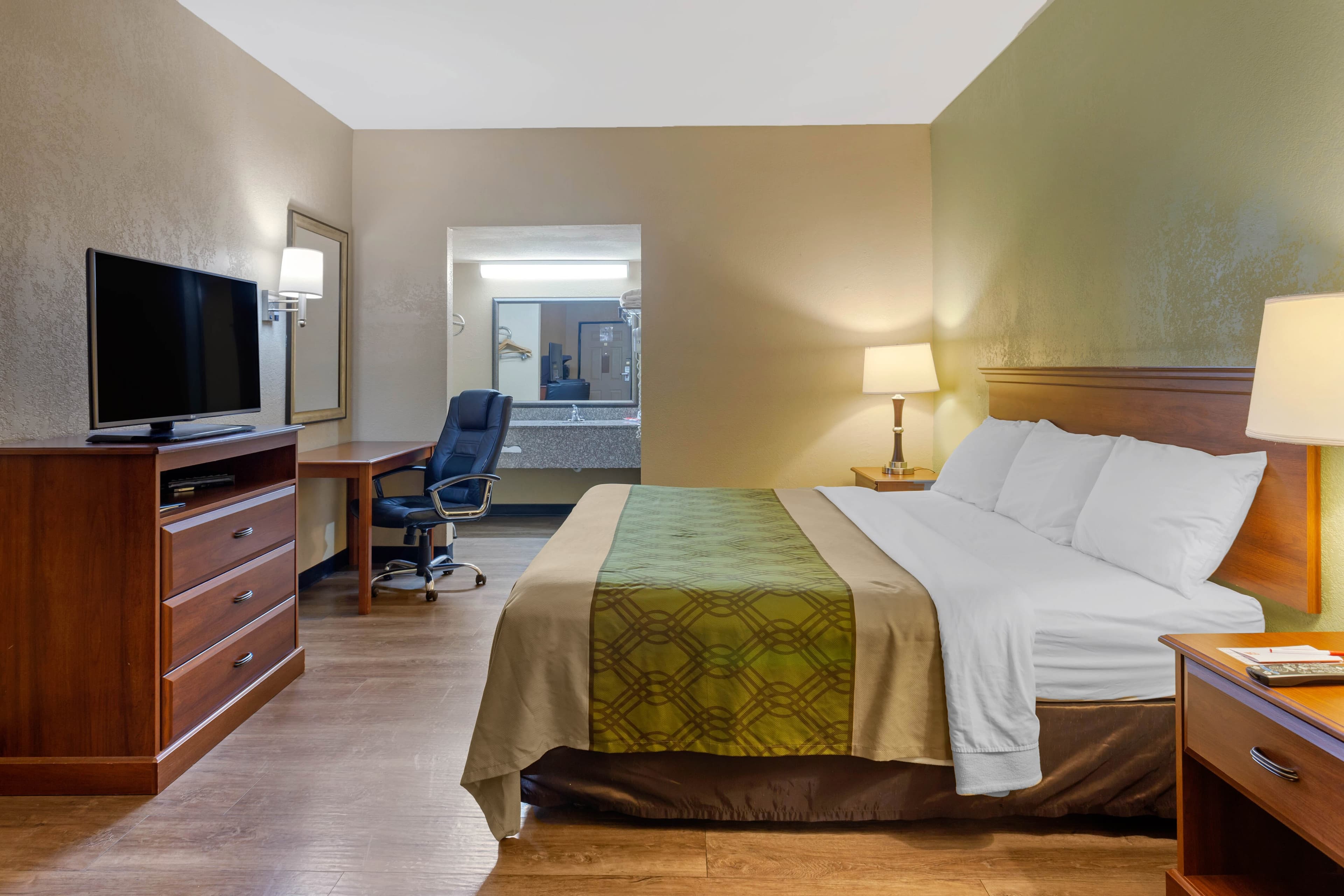 Econo Lodge Belton - Kansas City South - Image 4