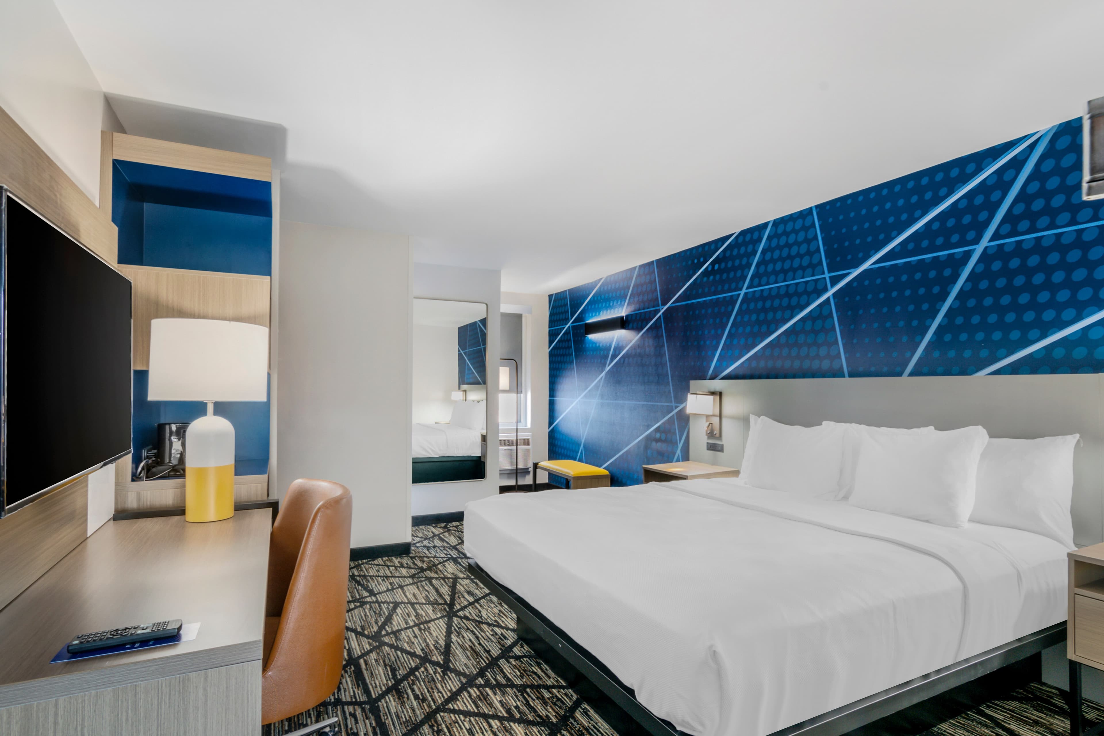 Comfort Inn Kansas City Midtown - Image 2
