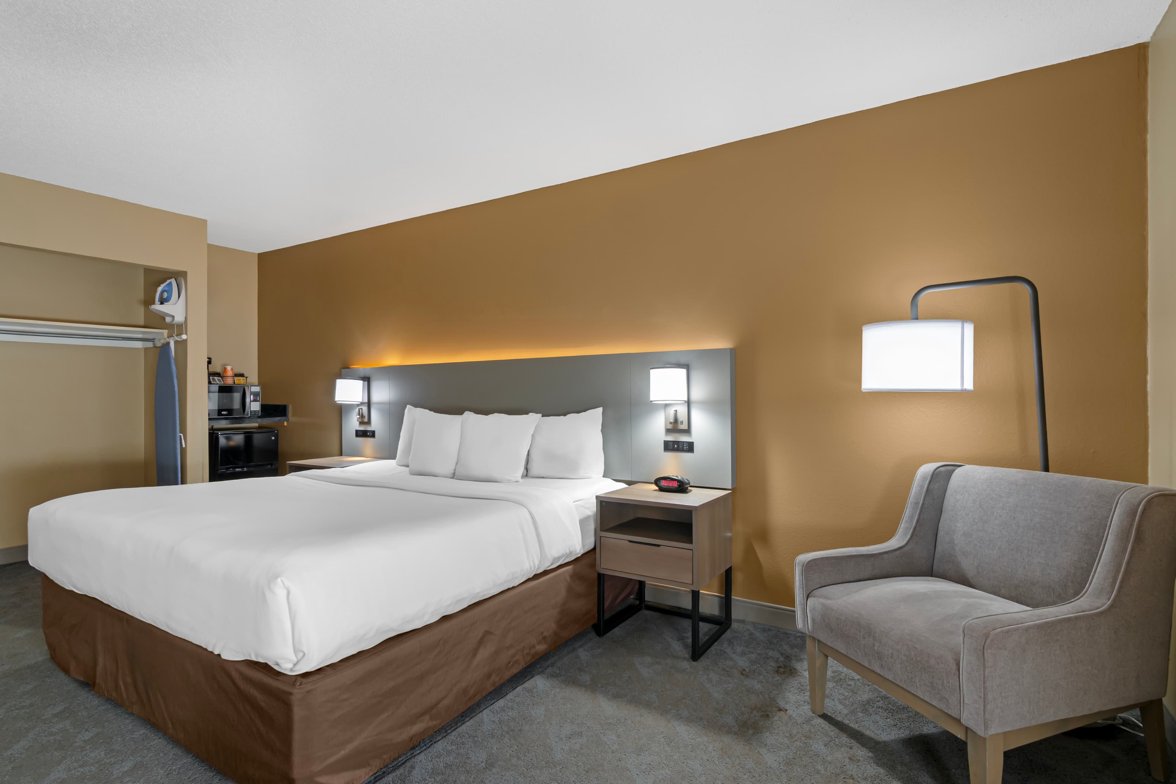 Comfort Inn & Suites Kansas City - Northeast — 3