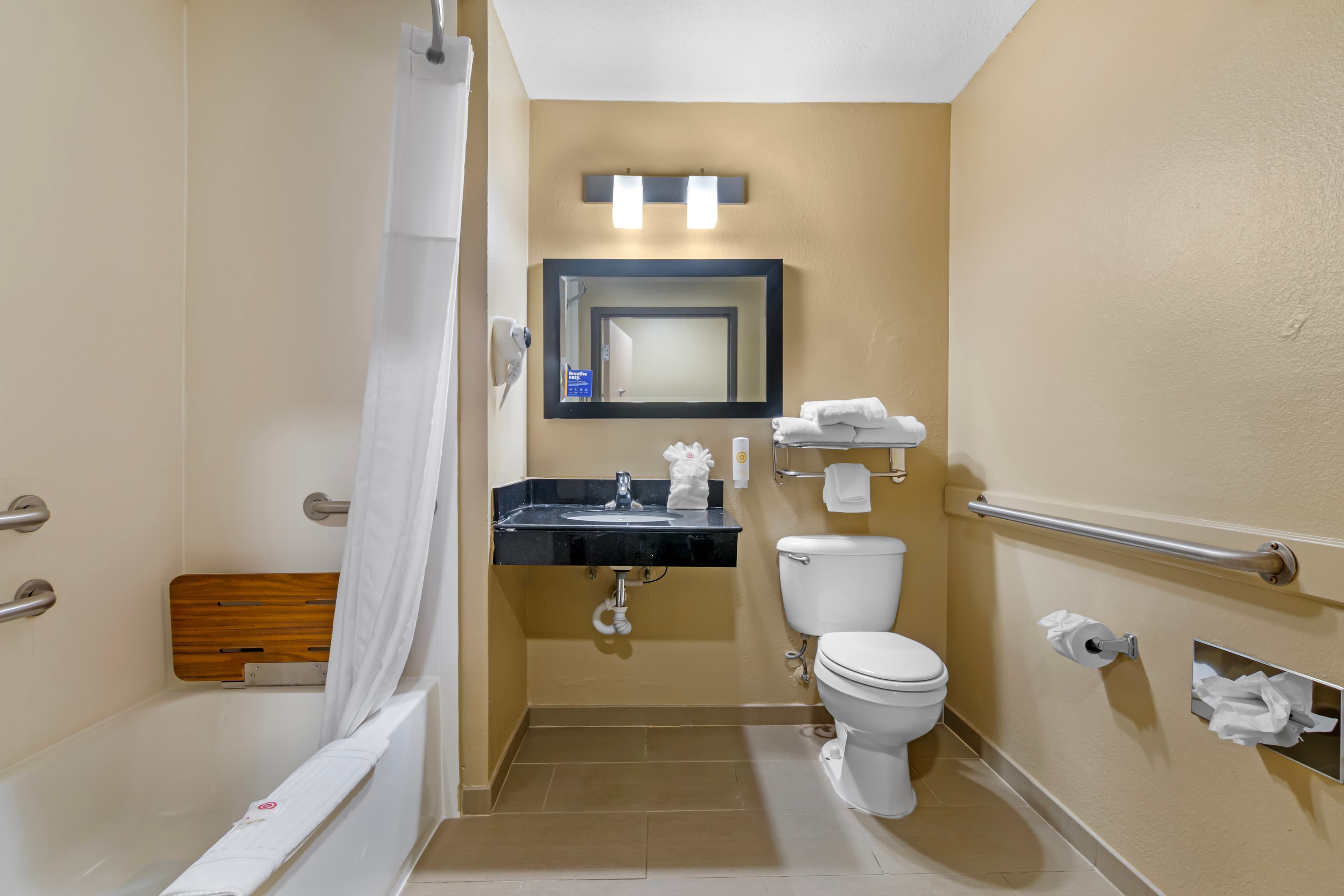 Comfort Inn & Suites Kansas City - Northeast — 5