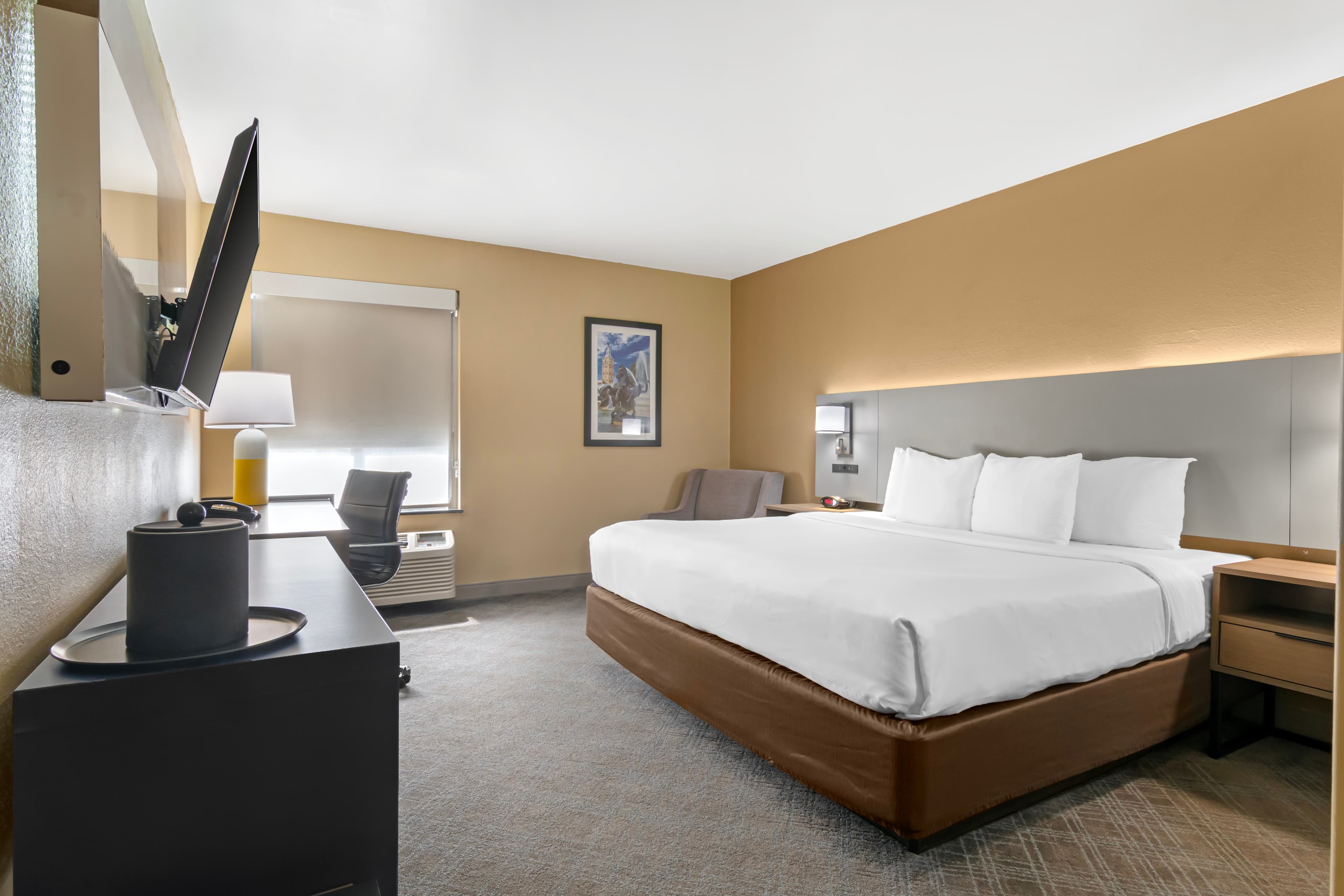 Comfort Inn & Suites Kansas City - Northeast — 6