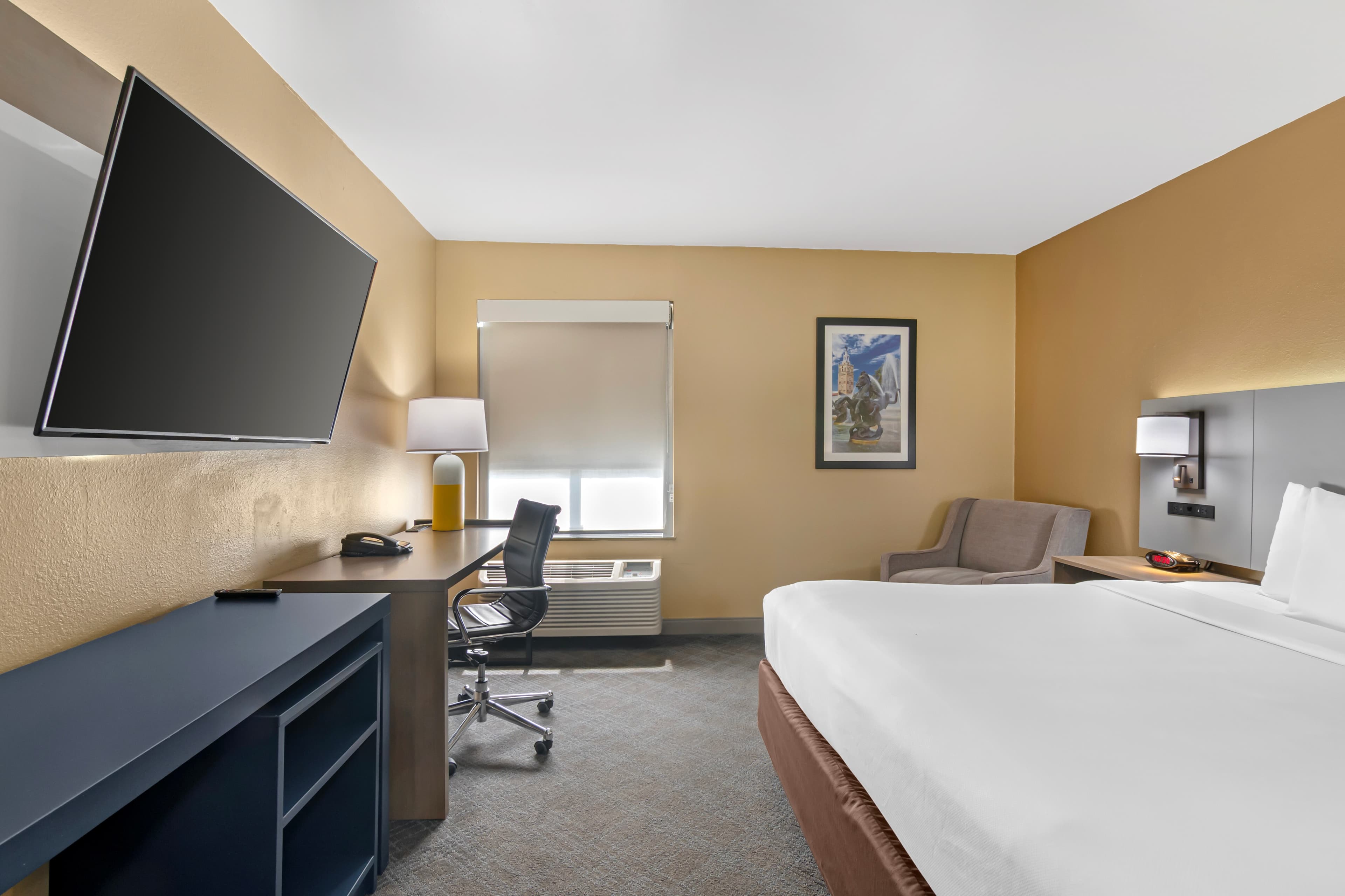 Comfort Inn & Suites Kansas City - Northeast — 7