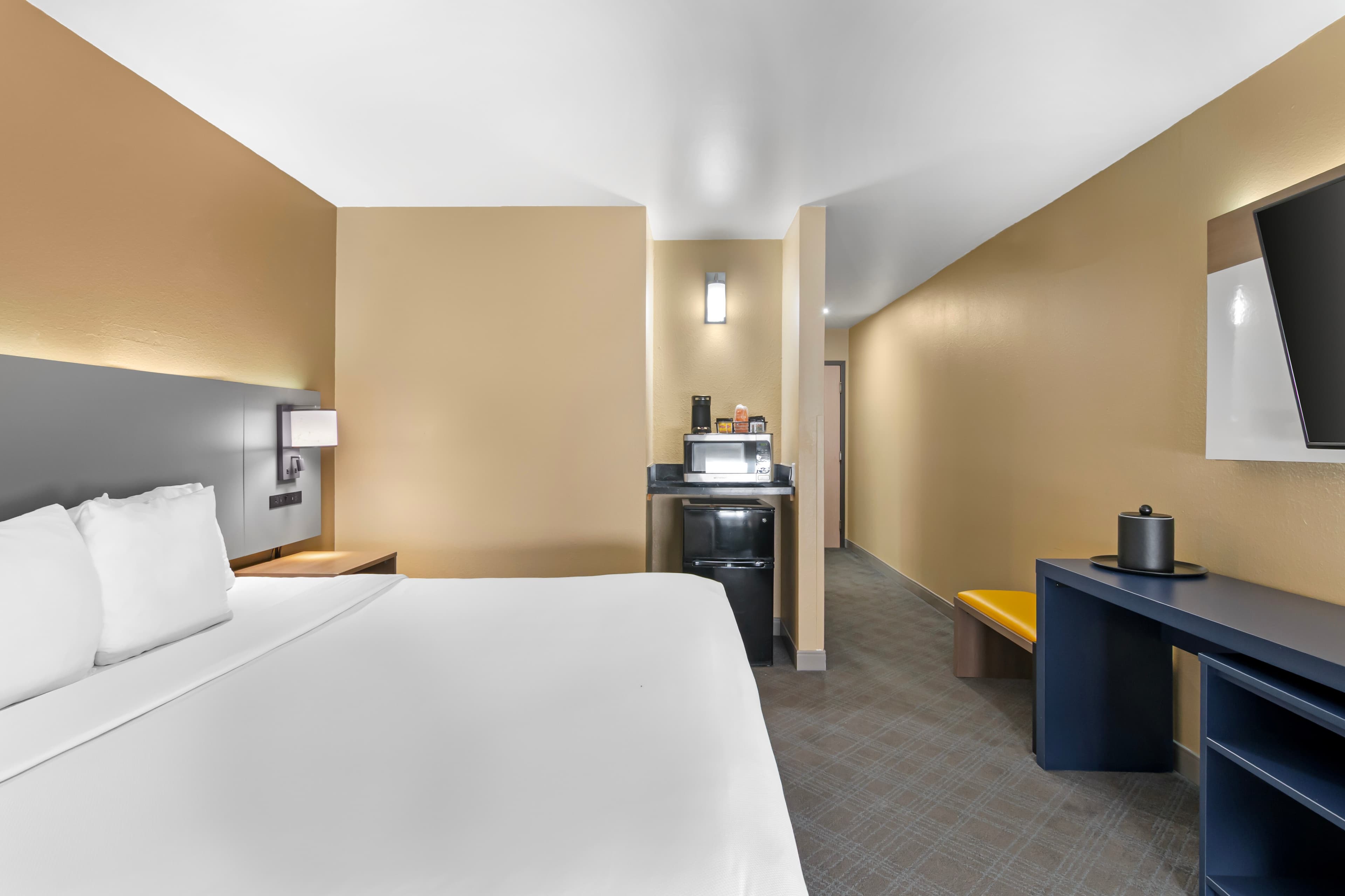 Comfort Inn & Suites Kansas City - Northeast — 8