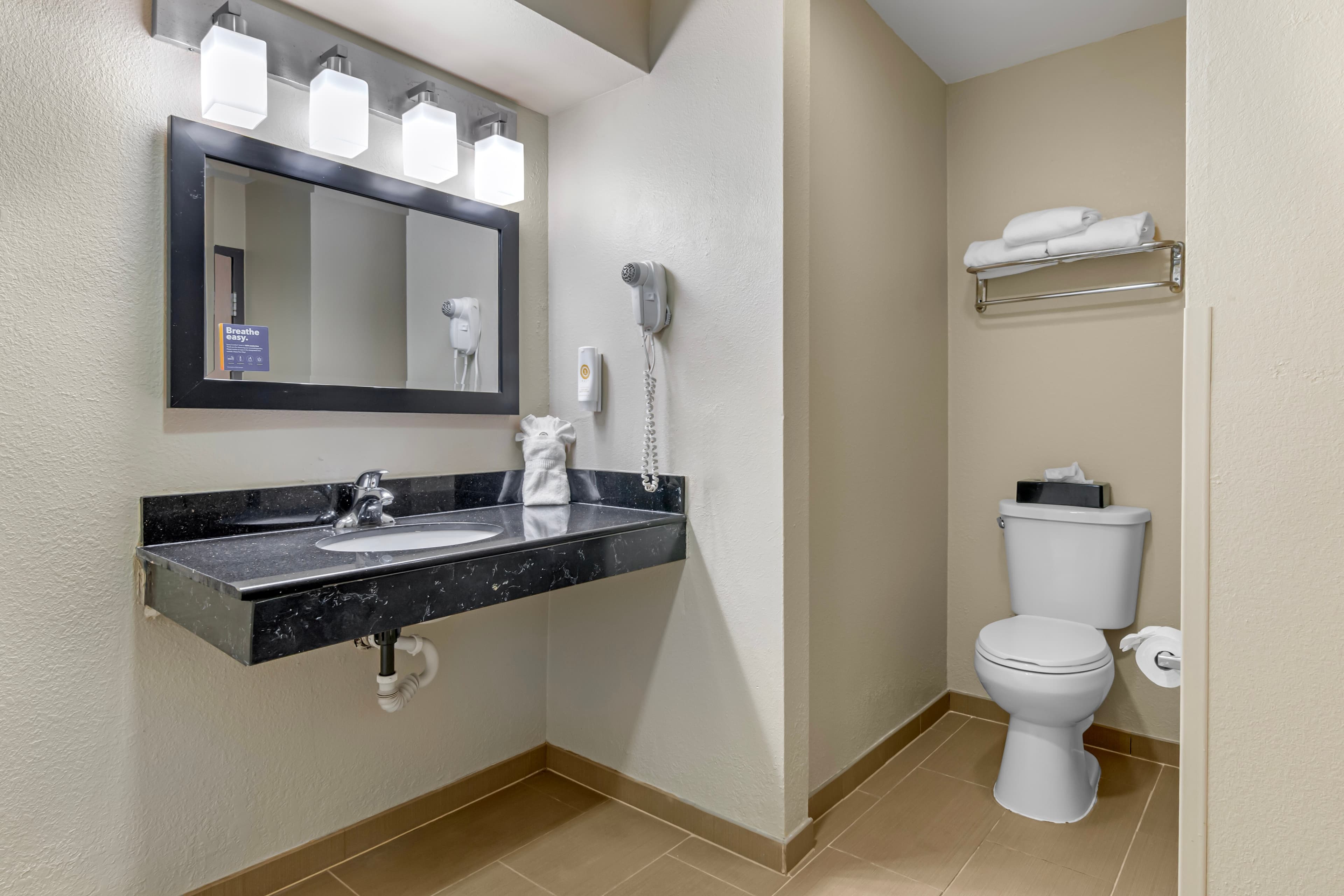 Comfort Inn & Suites Kansas City - Northeast — 9