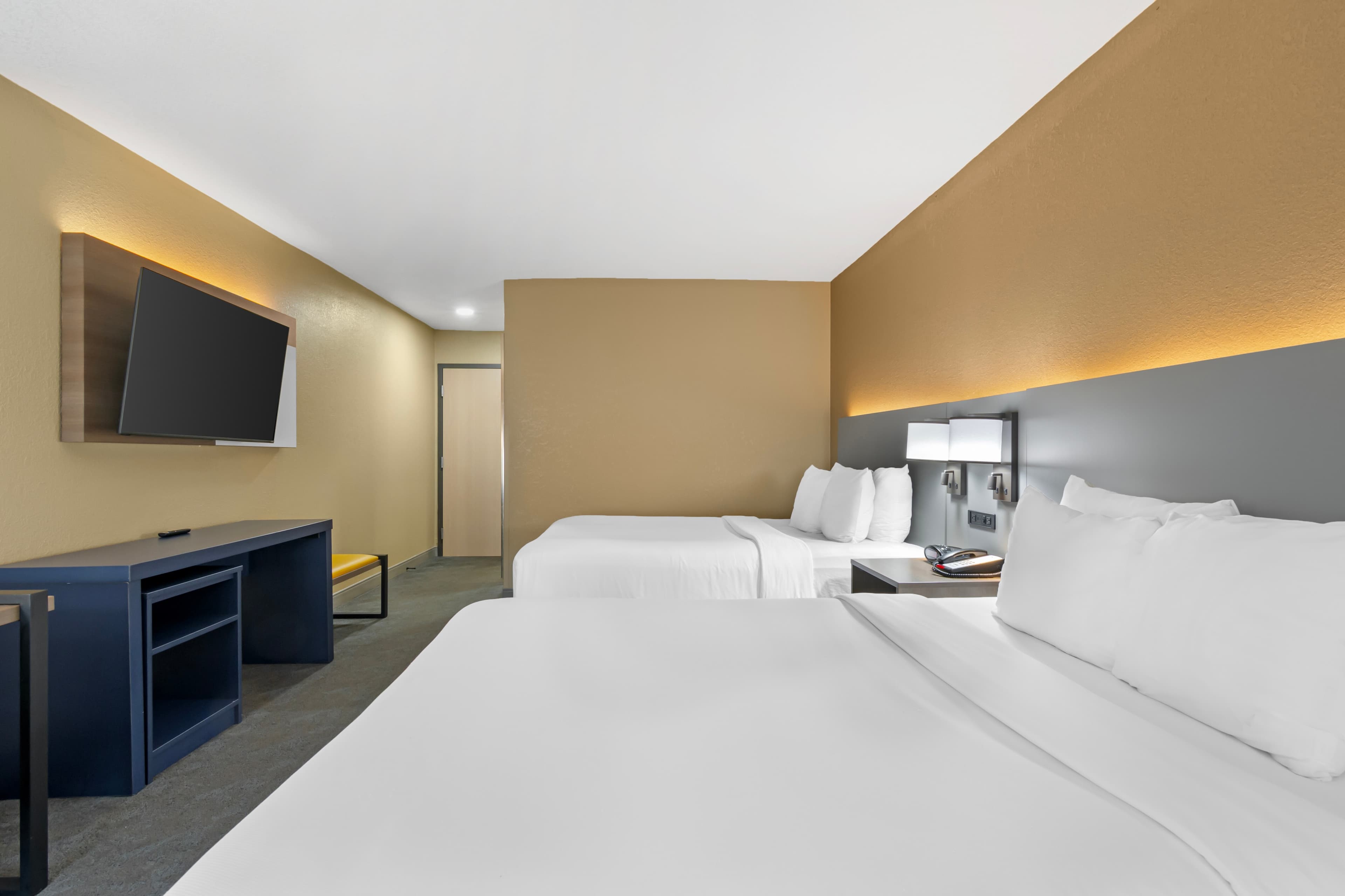 Comfort Inn & Suites Kansas City - Northeast — 10