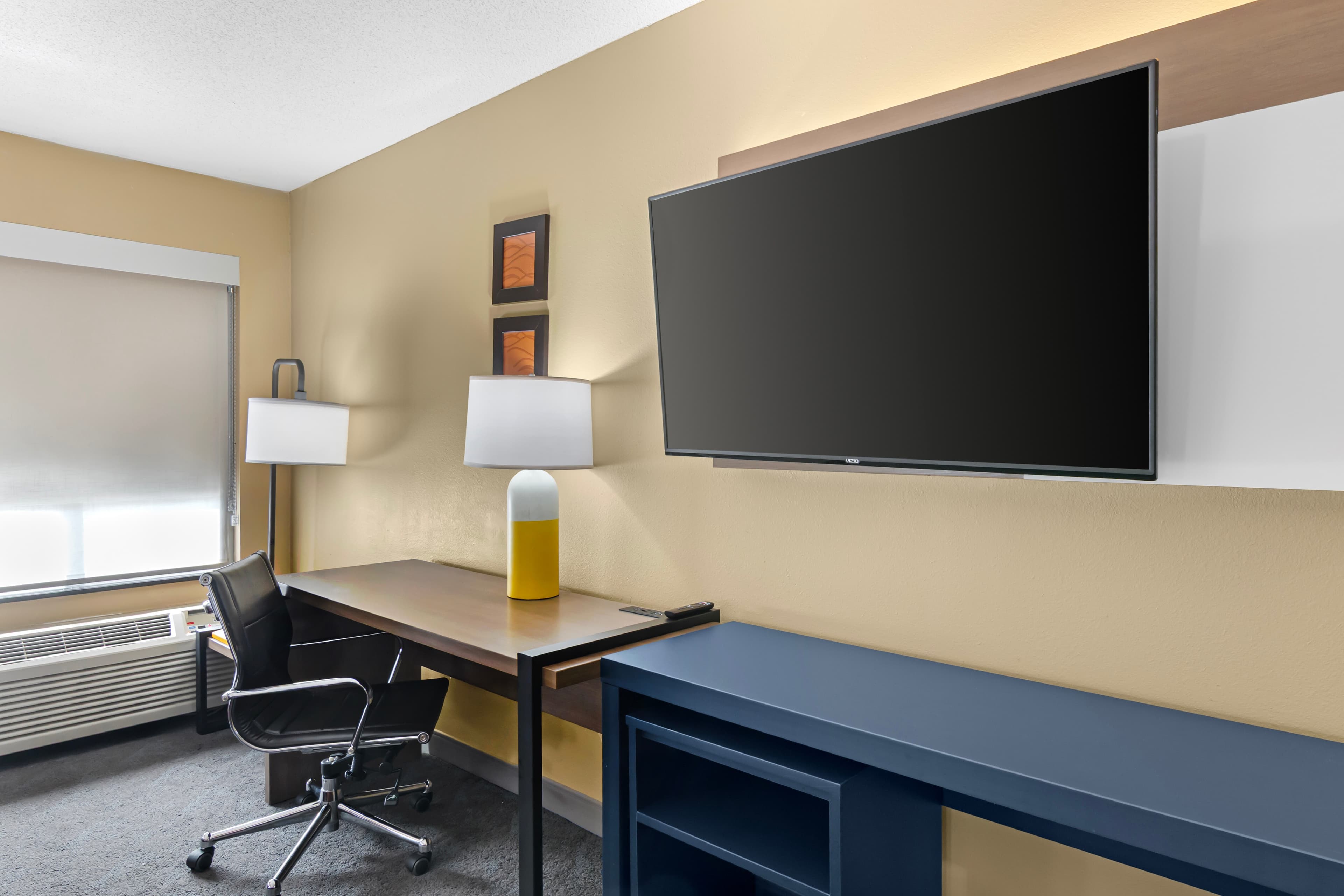 Comfort Inn & Suites Kansas City - Northeast — 16