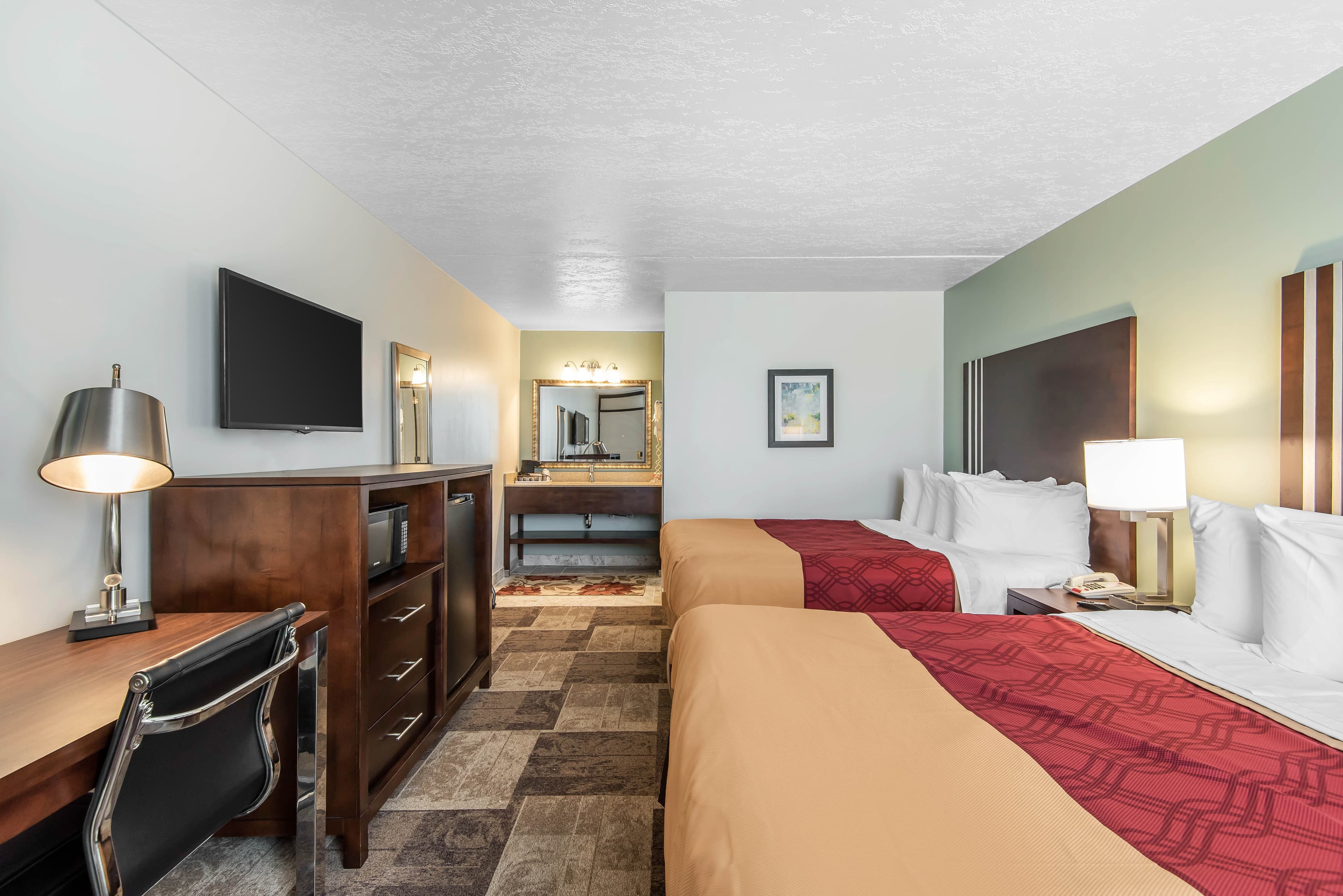 Econo Lodge Oak Grove-Blue Springs — 6