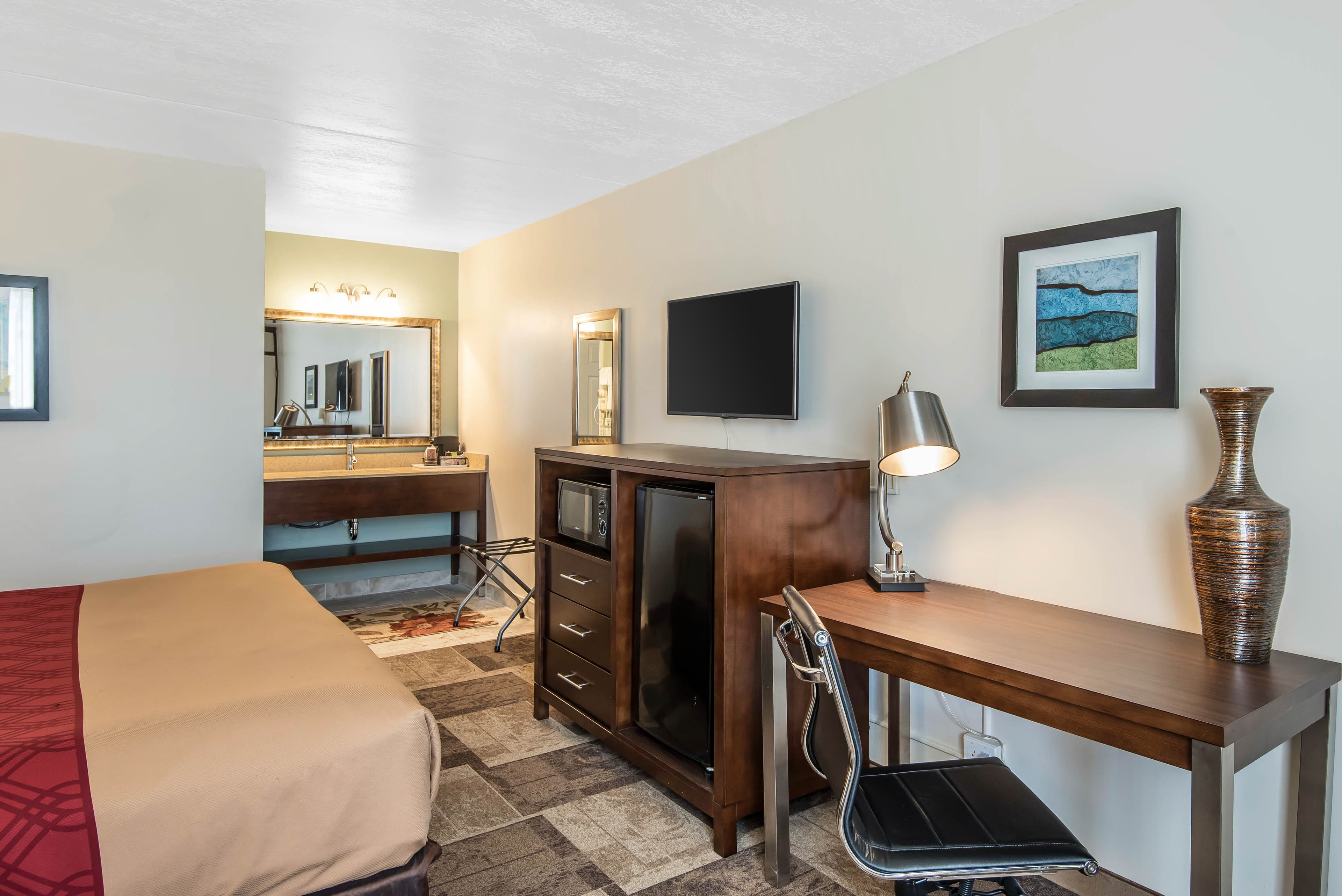 Econo Lodge Oak Grove-Blue Springs - Image 3