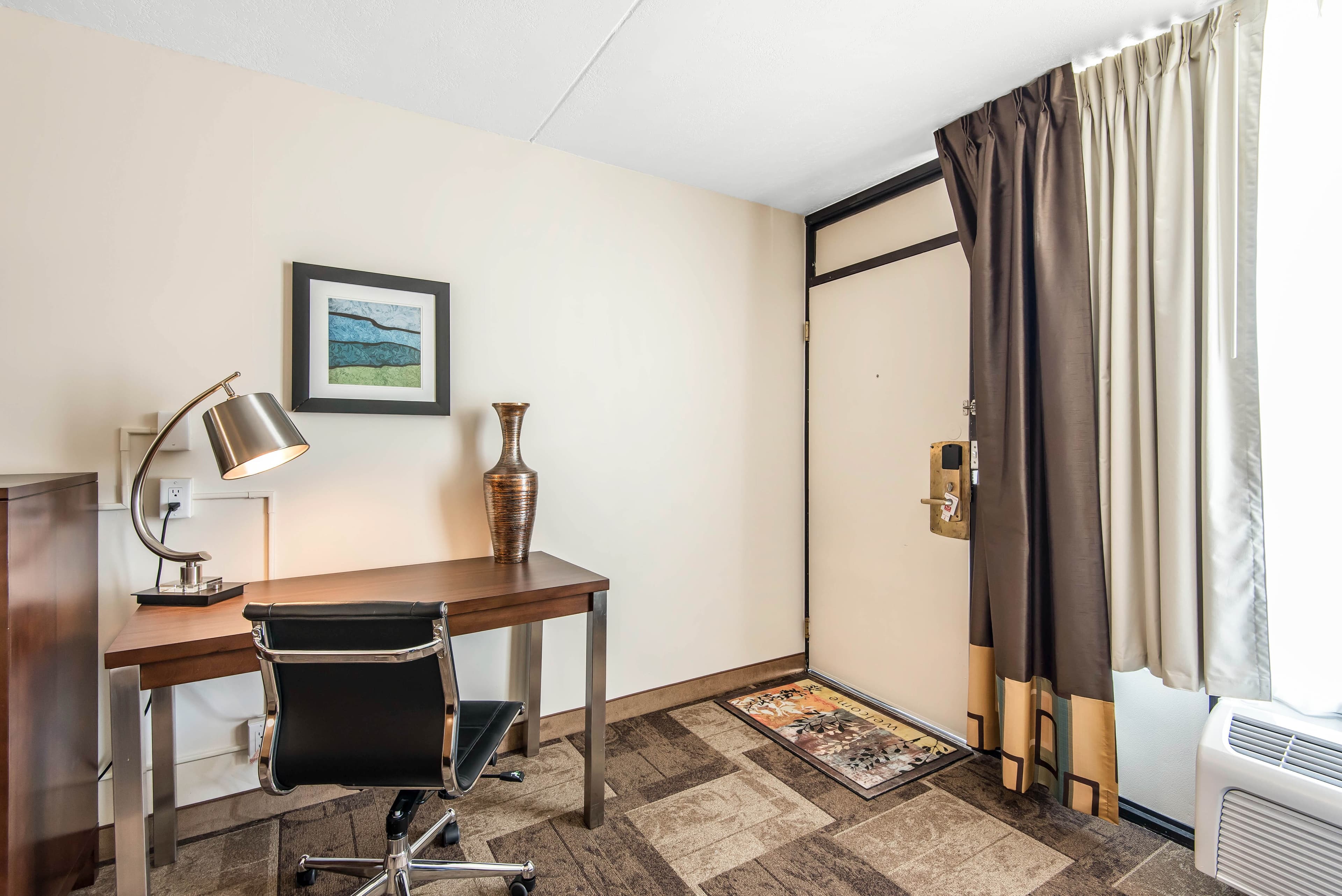 Econo Lodge Oak Grove-Blue Springs - Image 5