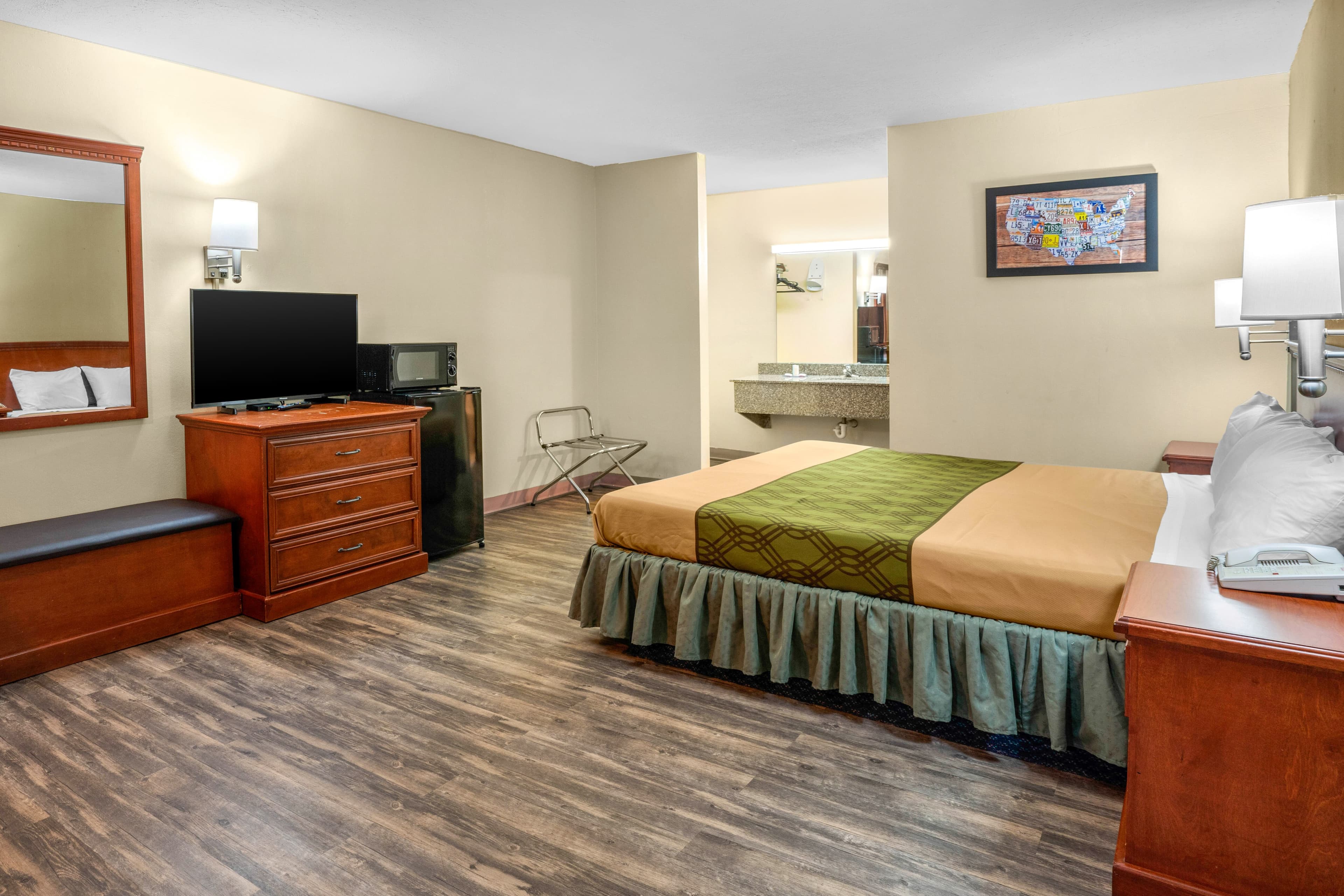 Econo Lodge near Missouri University of Science and Technology - Image 3