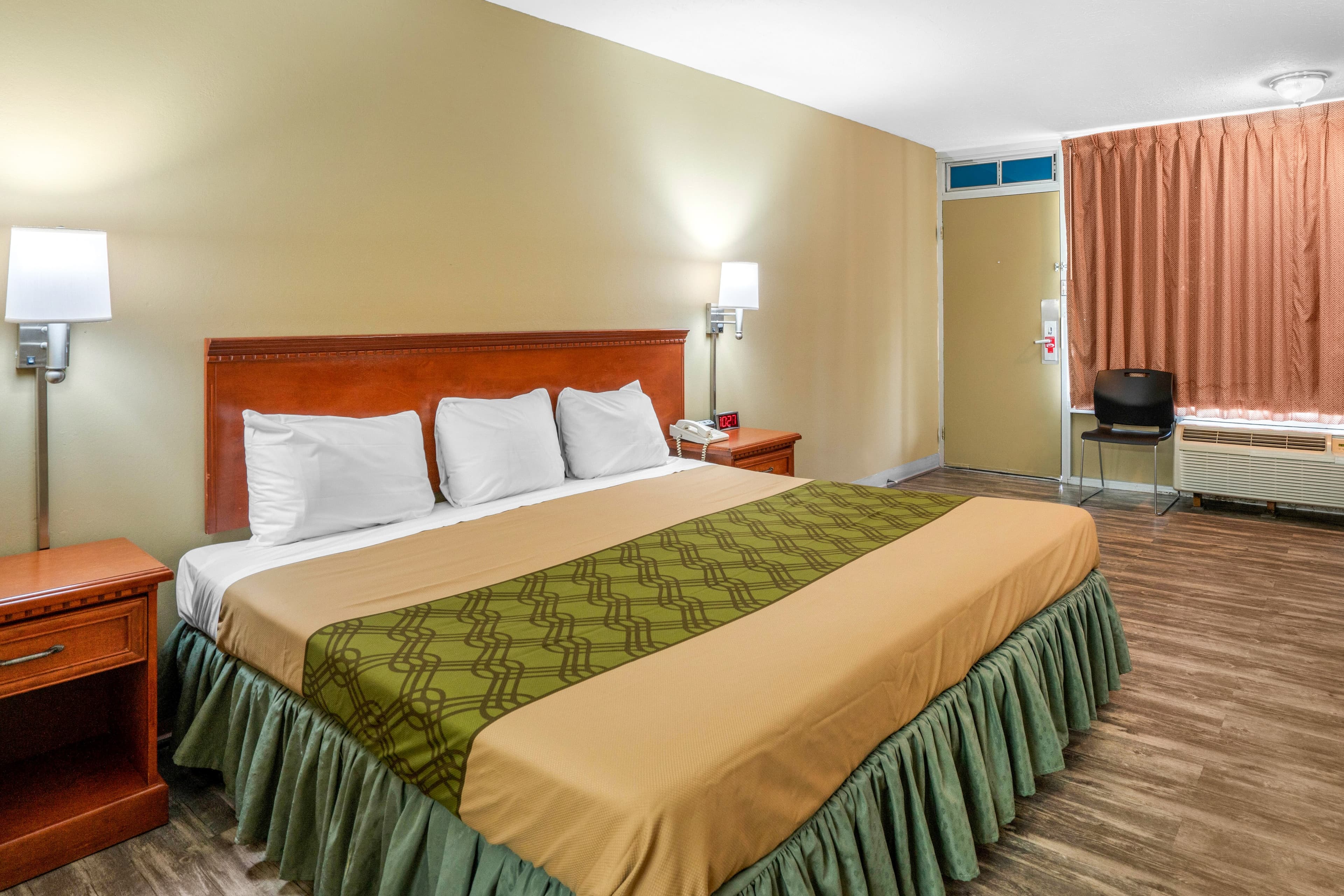 Econo Lodge near Missouri University of Science and Technology - Image 2