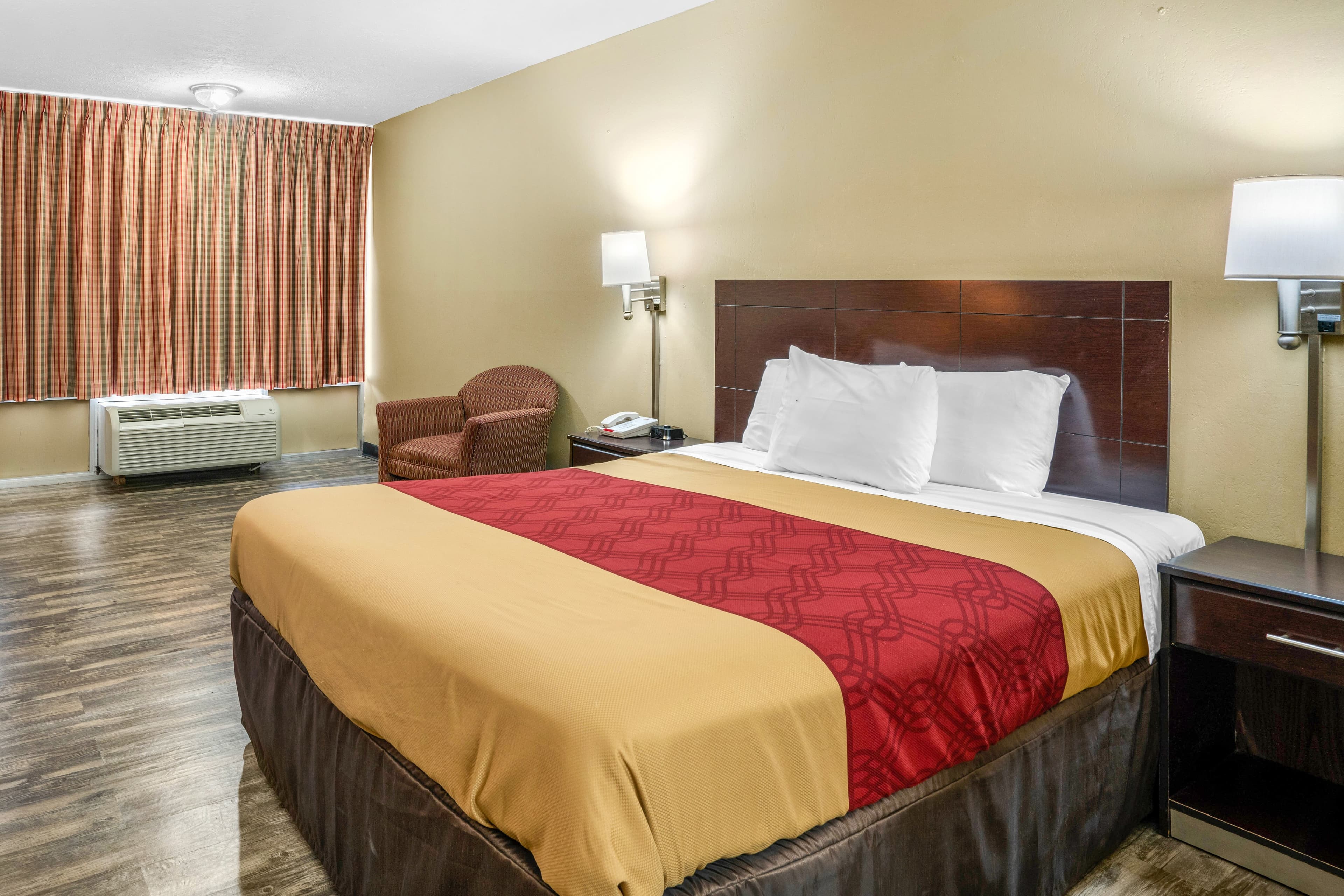Econo Lodge near Missouri University of Science and Technology - Image 1