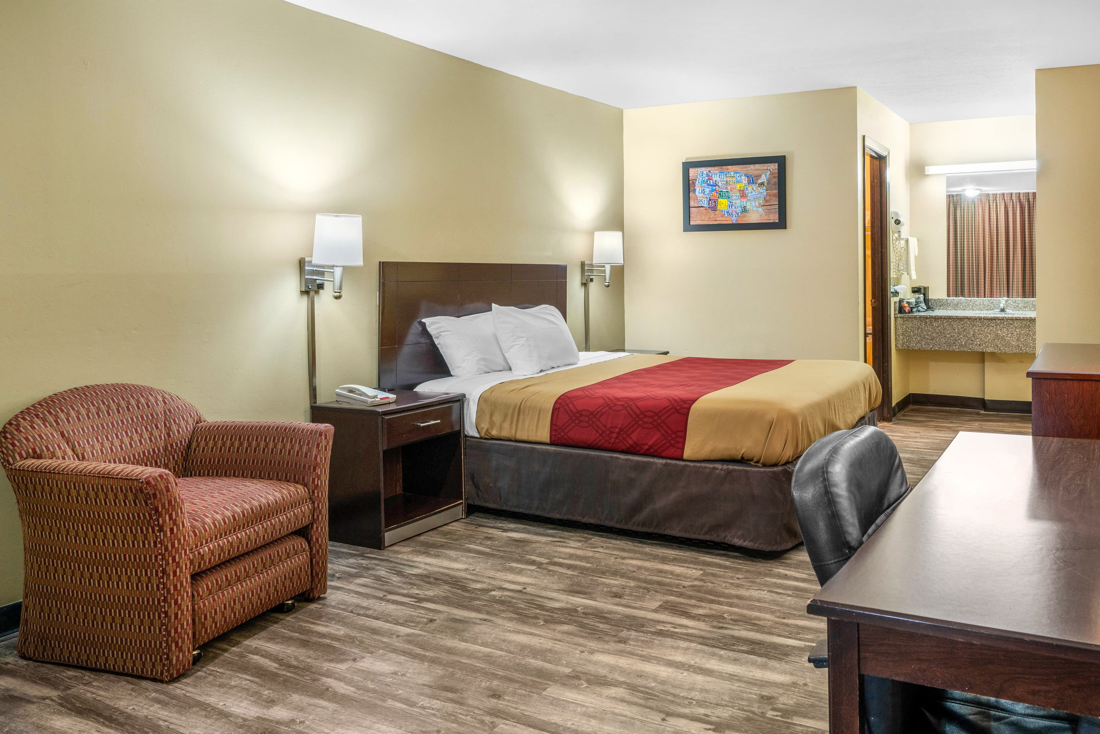 Econo Lodge near Missouri University of Science and Technology — 7