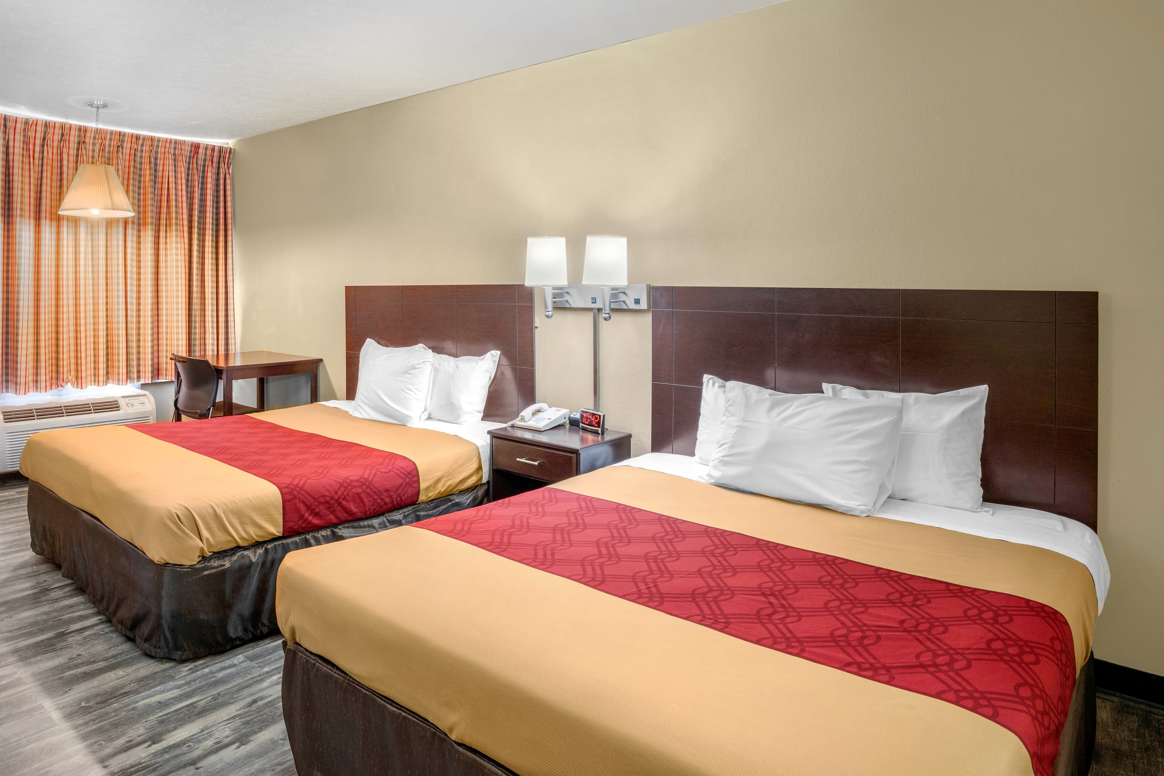 Econo Lodge near Missouri University of Science and Technology — 11
