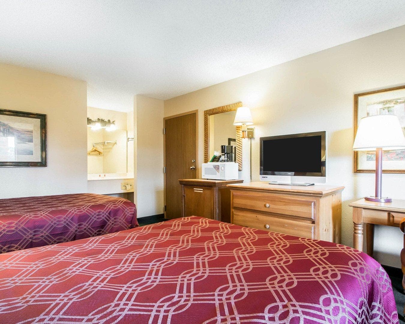Econo Lodge Springfield I-44 - Image 4