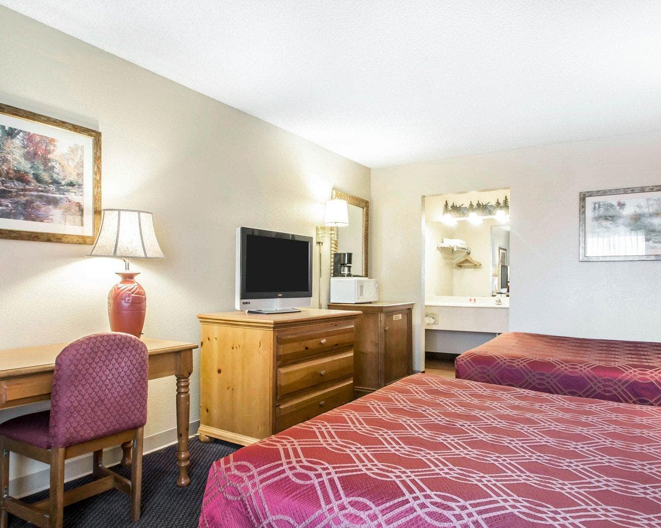 Econo Lodge Springfield I-44 — 21