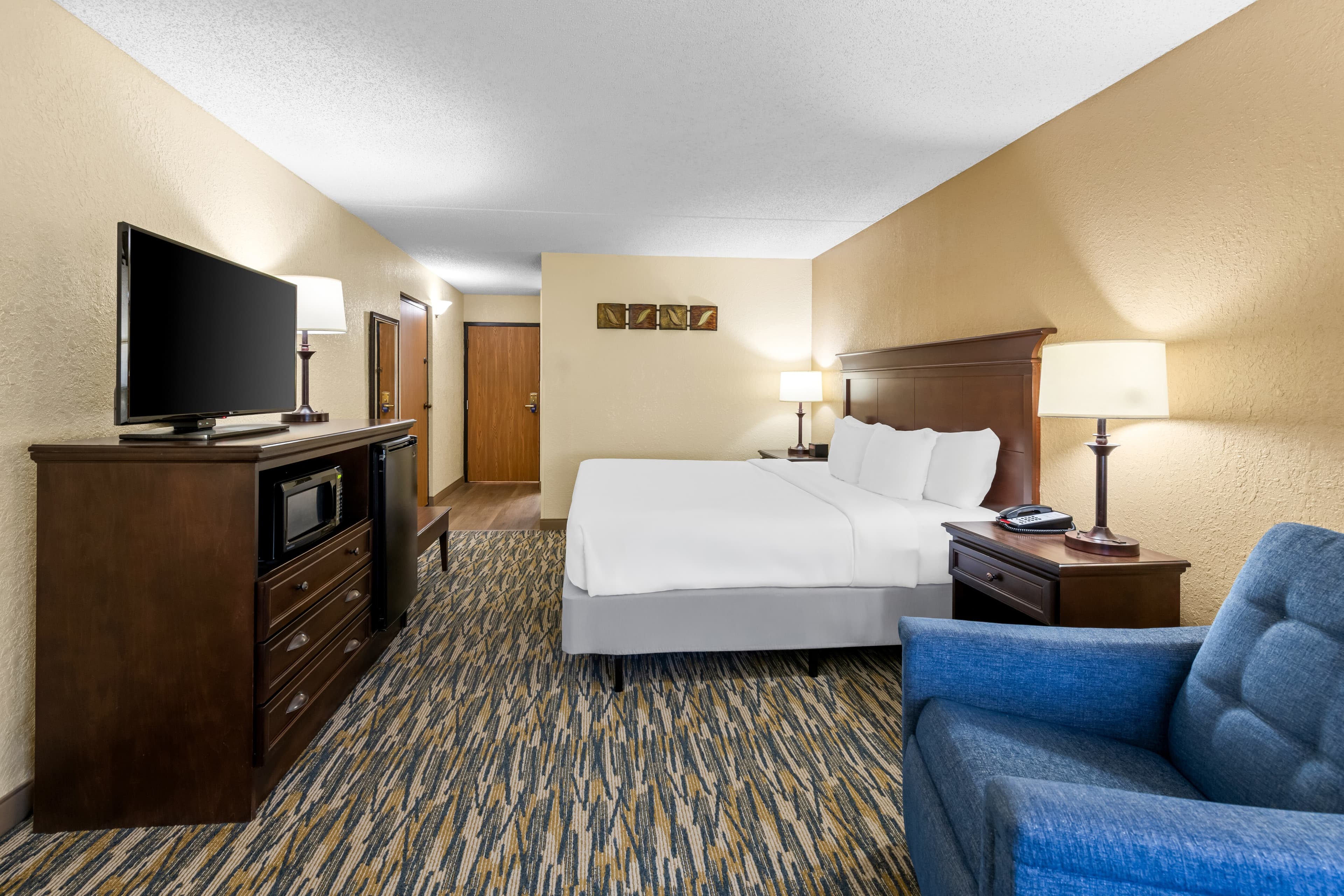 Comfort Inn at Thousand Hills — 8
