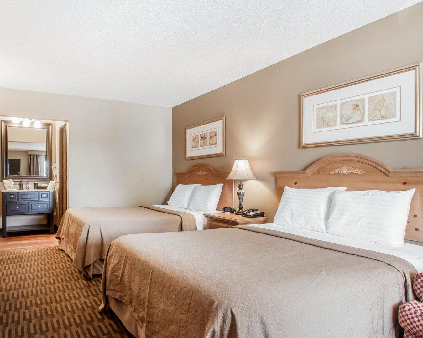 Quality Inn US65 & E Battlefield Rd Springfield — 14