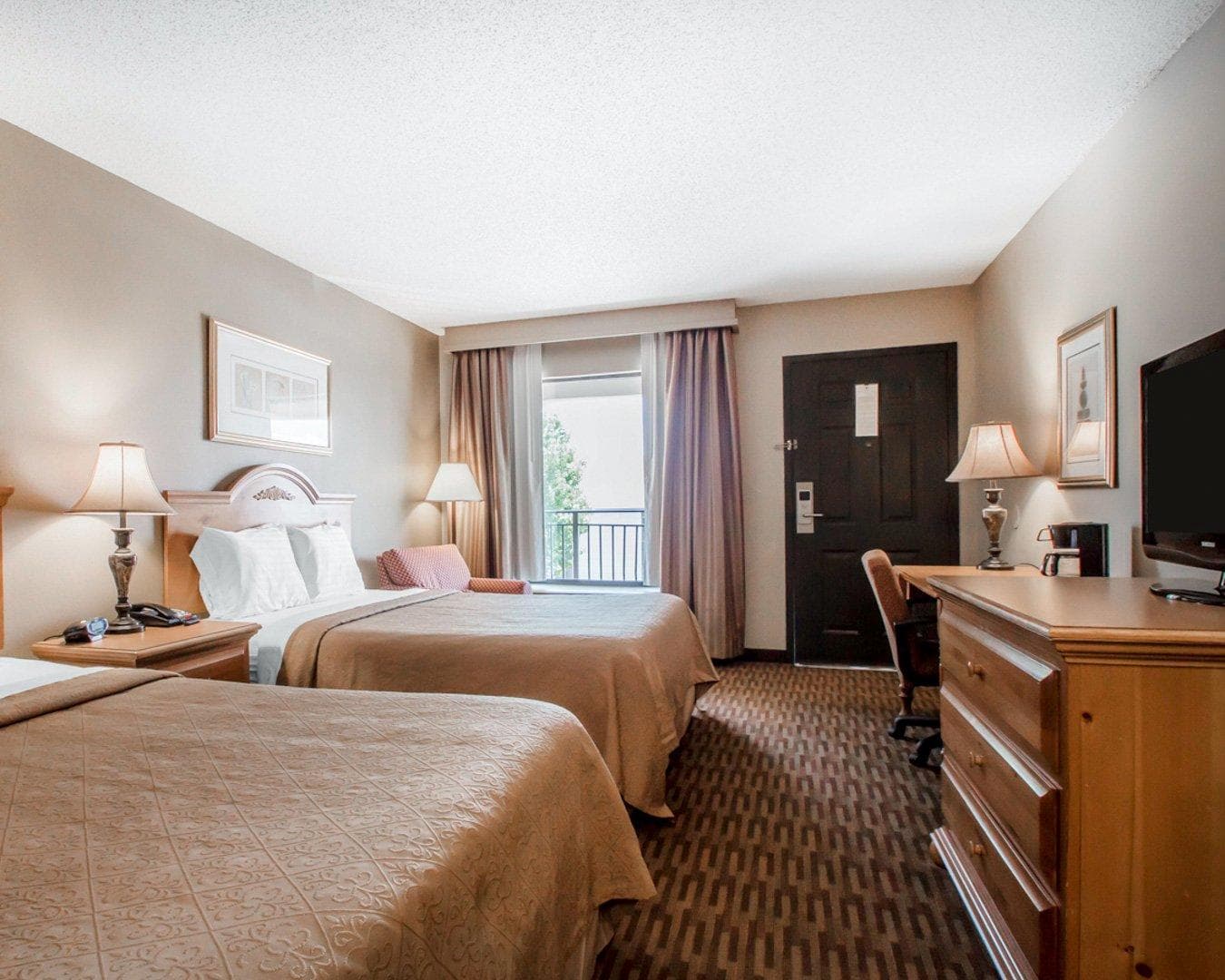 Quality Inn US65 & E Battlefield Rd Springfield — 15