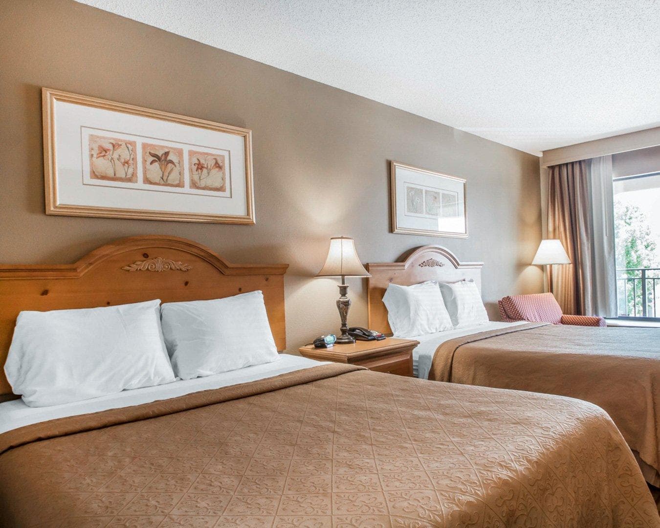 Quality Inn US65 & E Battlefield Rd Springfield — 16
