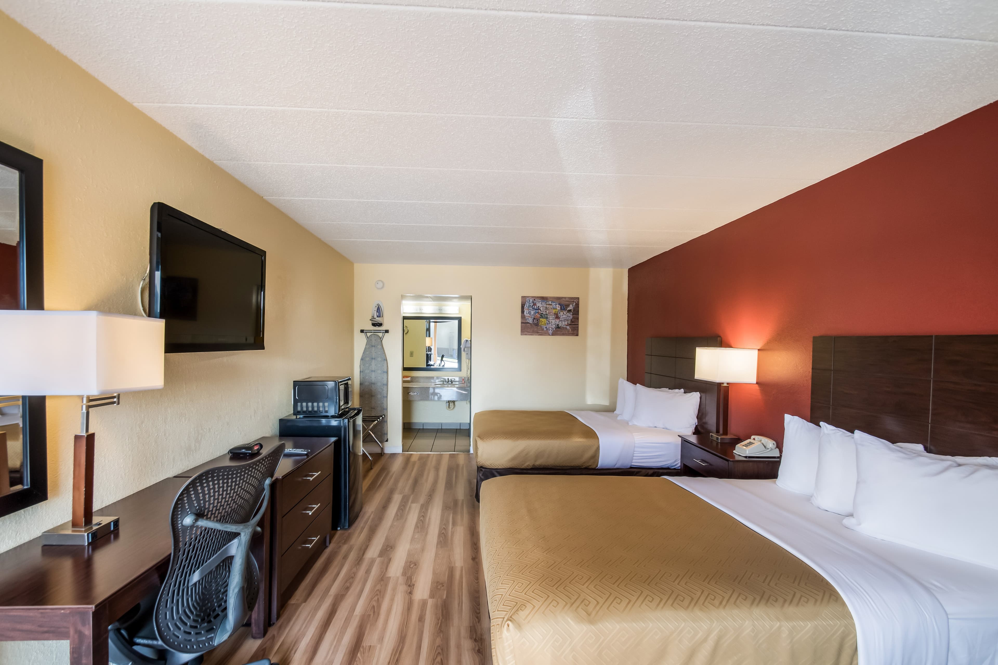 Econo Lodge Kearney - Liberty - Image 5