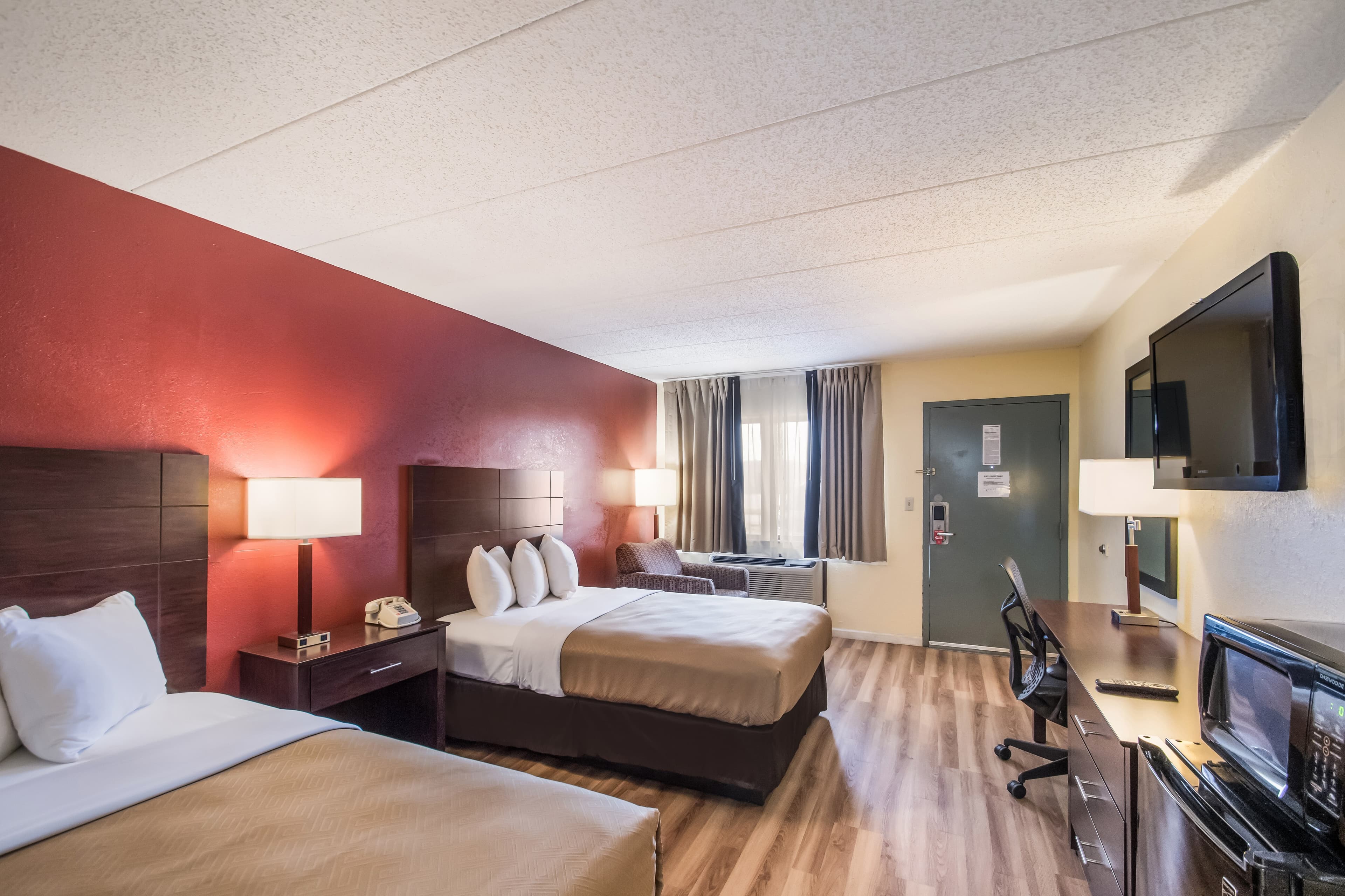 Econo Lodge Kearney - Liberty — 7