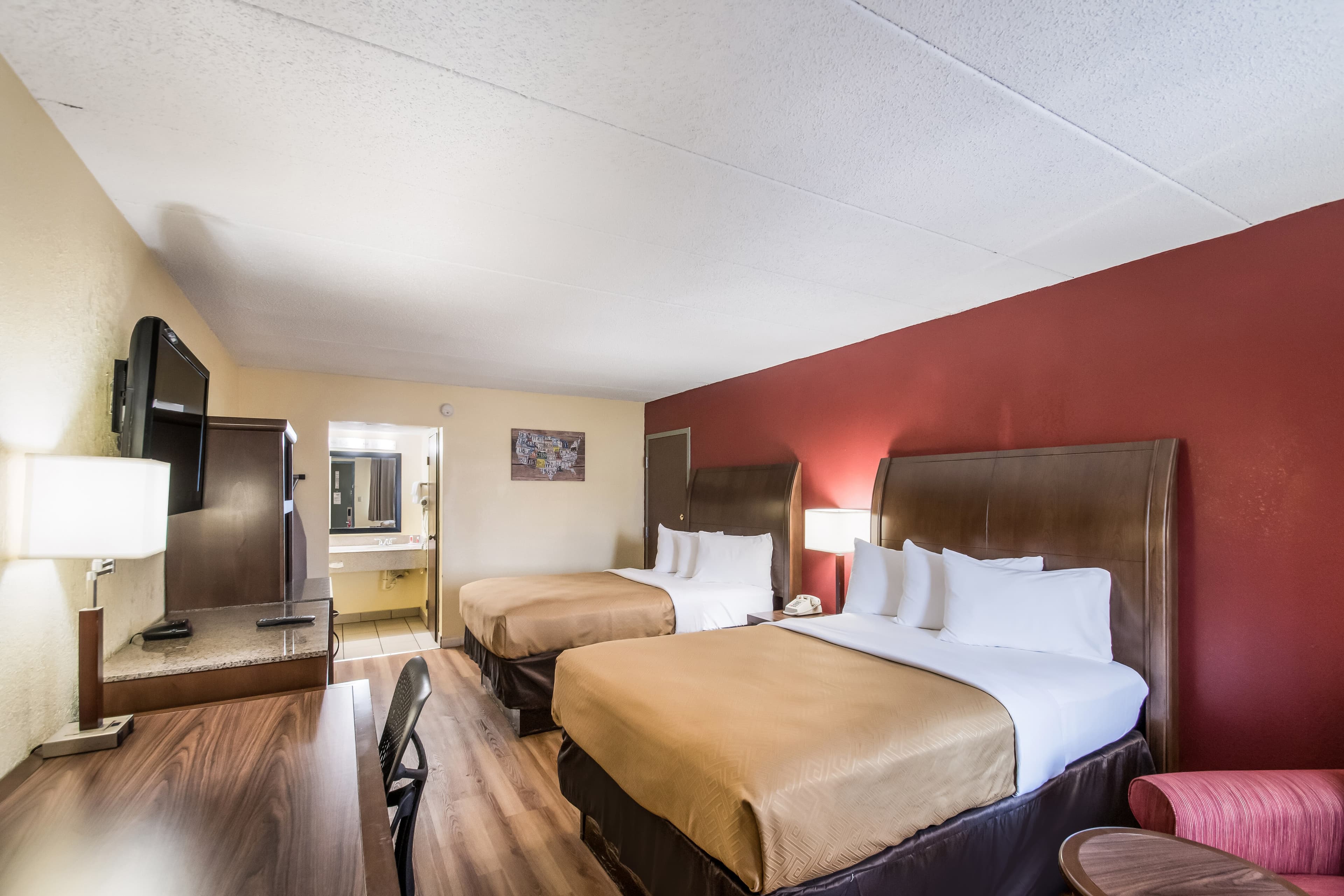 Econo Lodge Kearney - Liberty — 12