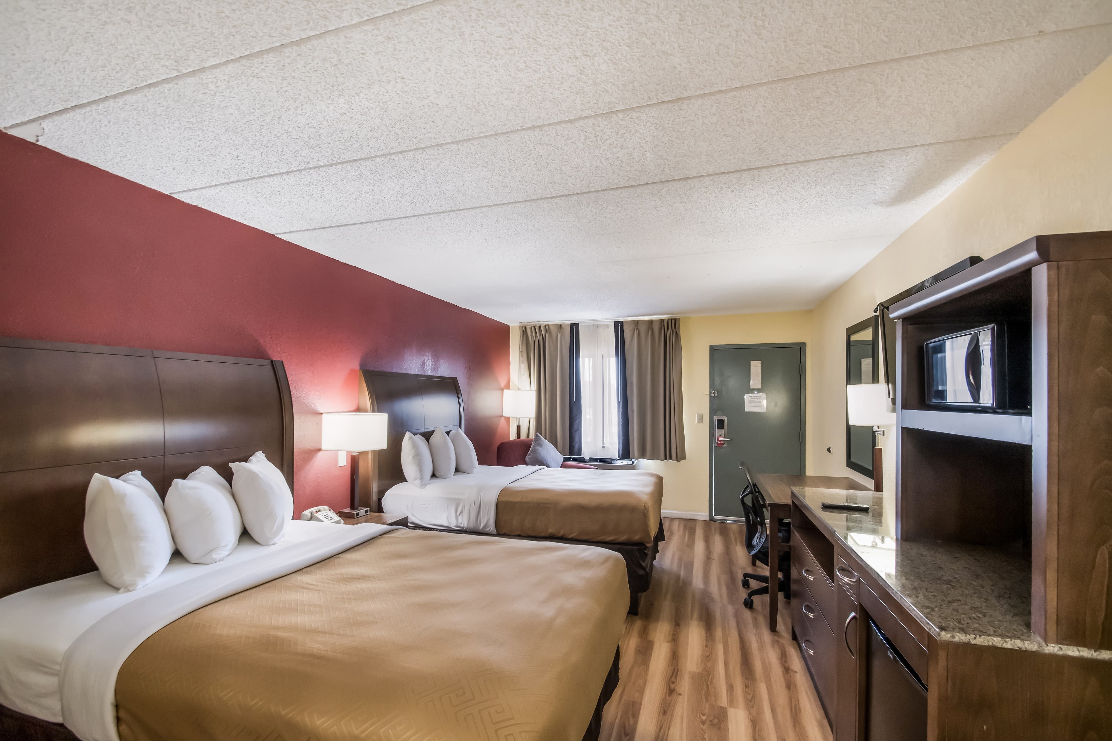 Econo Lodge Kearney - Liberty — 13