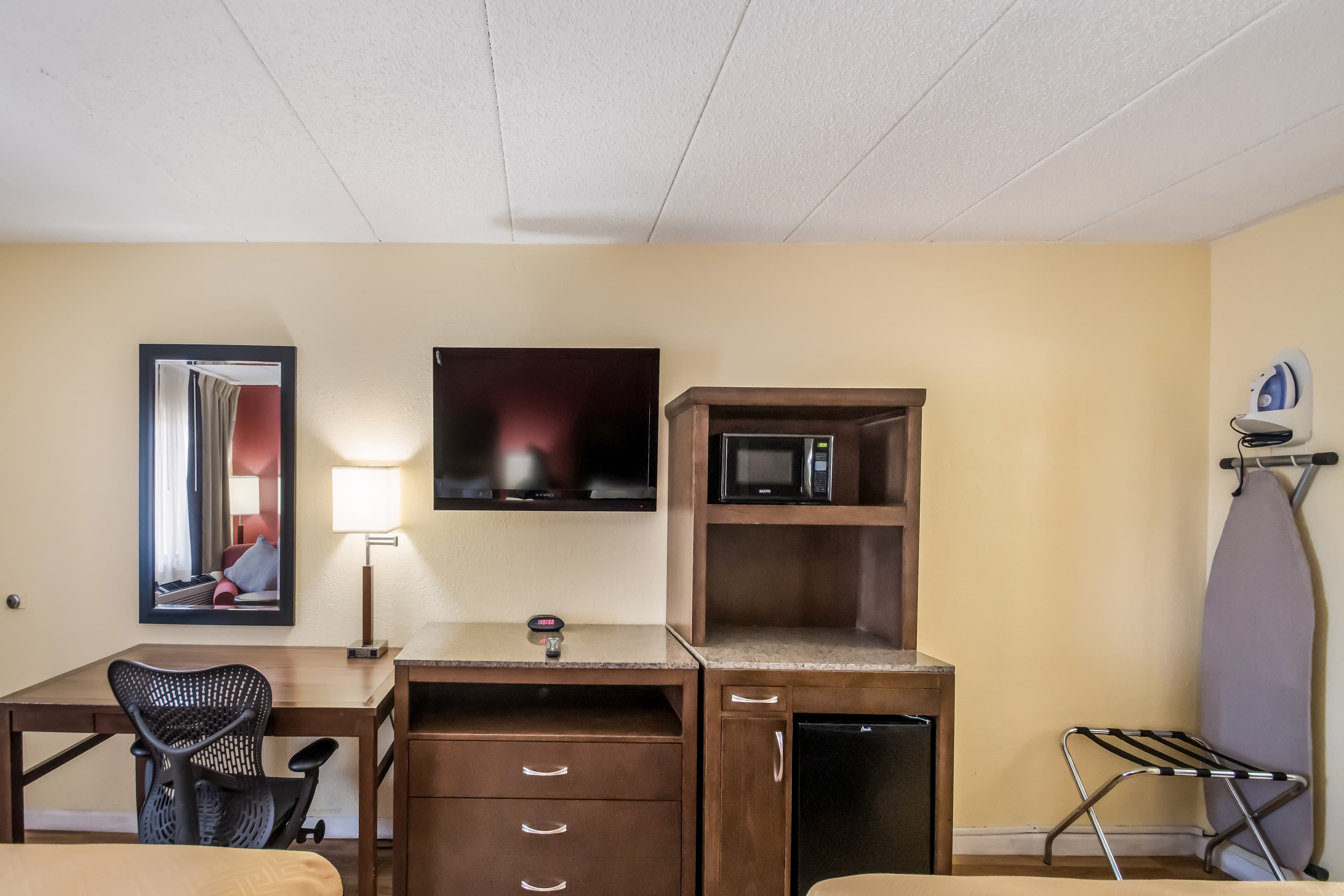 Econo Lodge Kearney - Liberty — 14